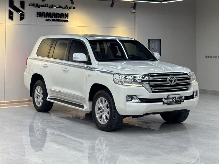 Toyota Land Cruiser VX.R 2017 - Image 2