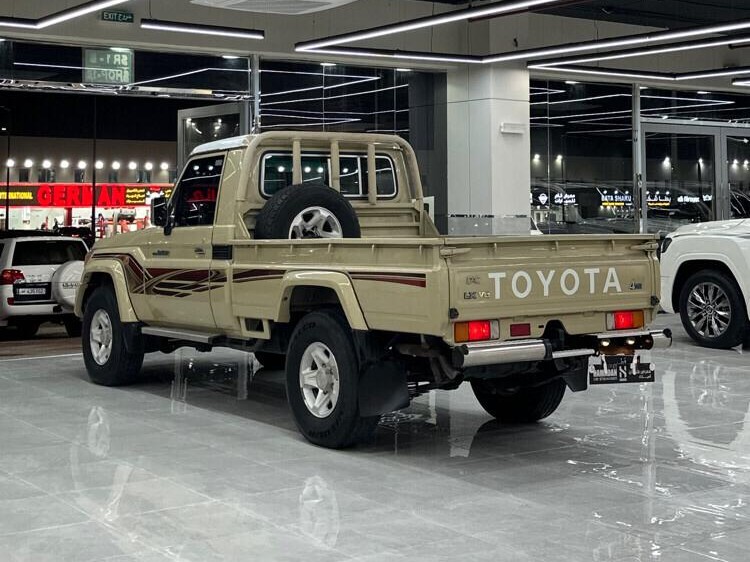 Toyota Land Cruiser LX 2021 - Image 3