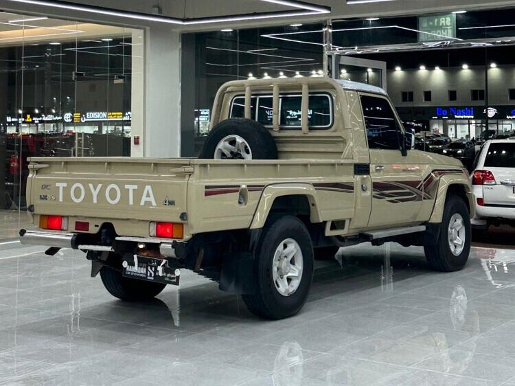 Toyota Land Cruiser LX 2021 - Image 4