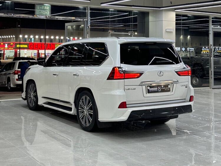 Lexus LX 570 S 2017 - Image 3