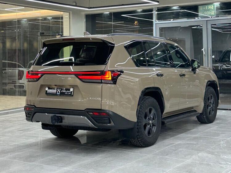 Lexus LX 600 OVERTRAIL 2025 - Image 4