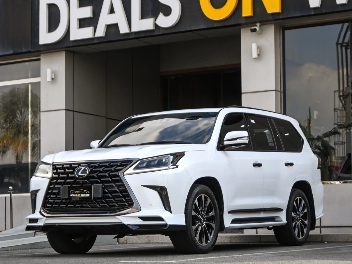 Lexus LX 570 S Black Edition 2021