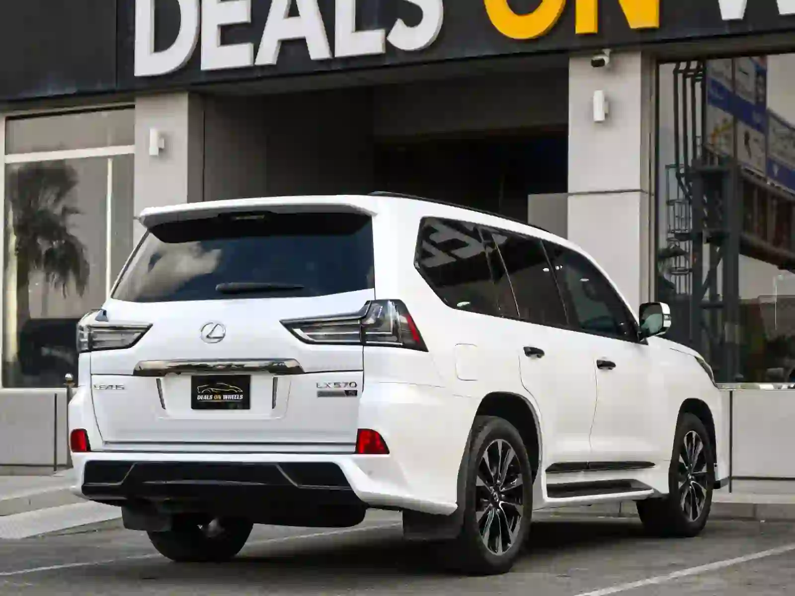 Lexus LX 570 S Black Edition 2021 - Image 2