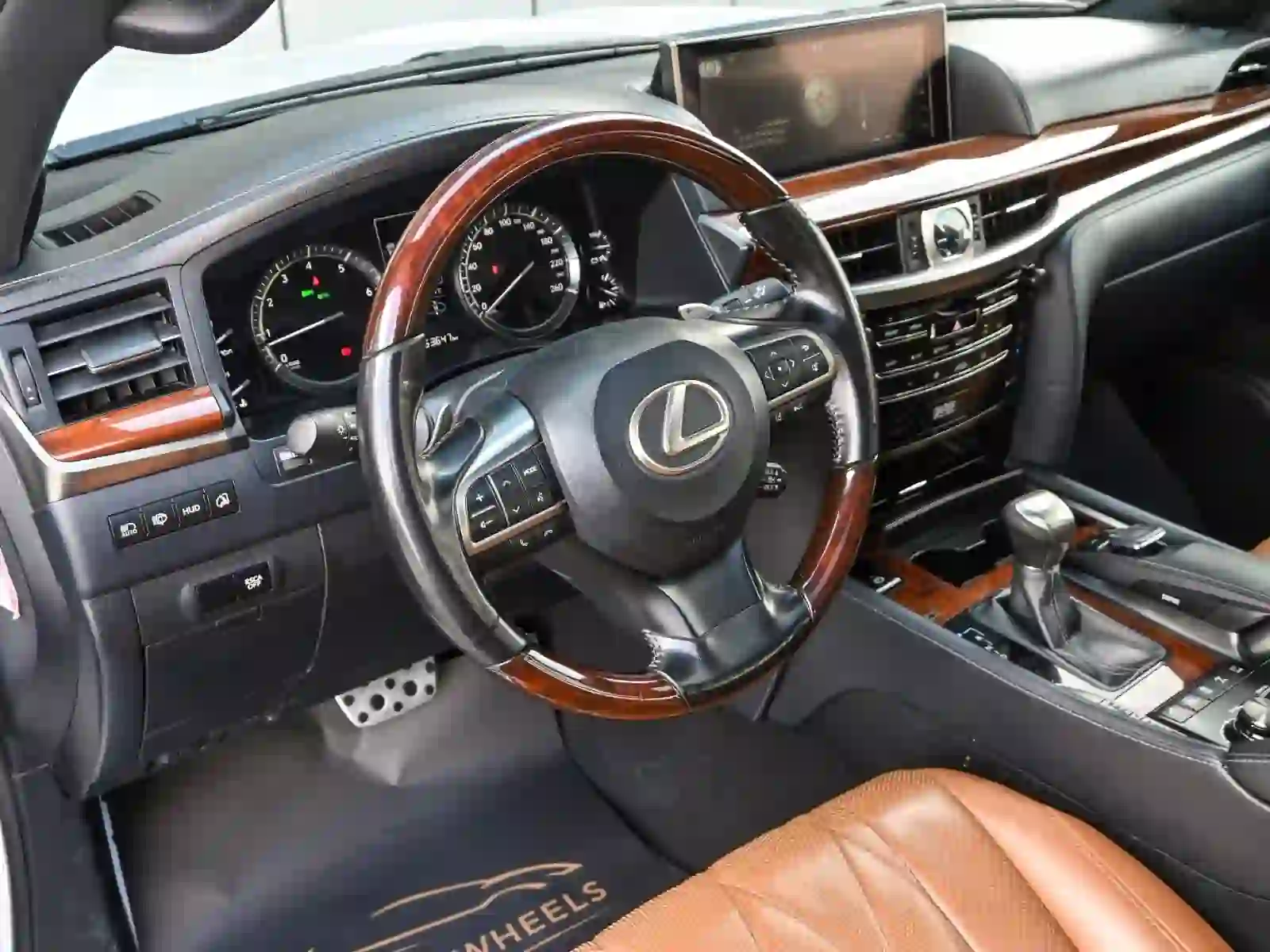 Lexus LX 570 S Black Edition 2021 - Image 3