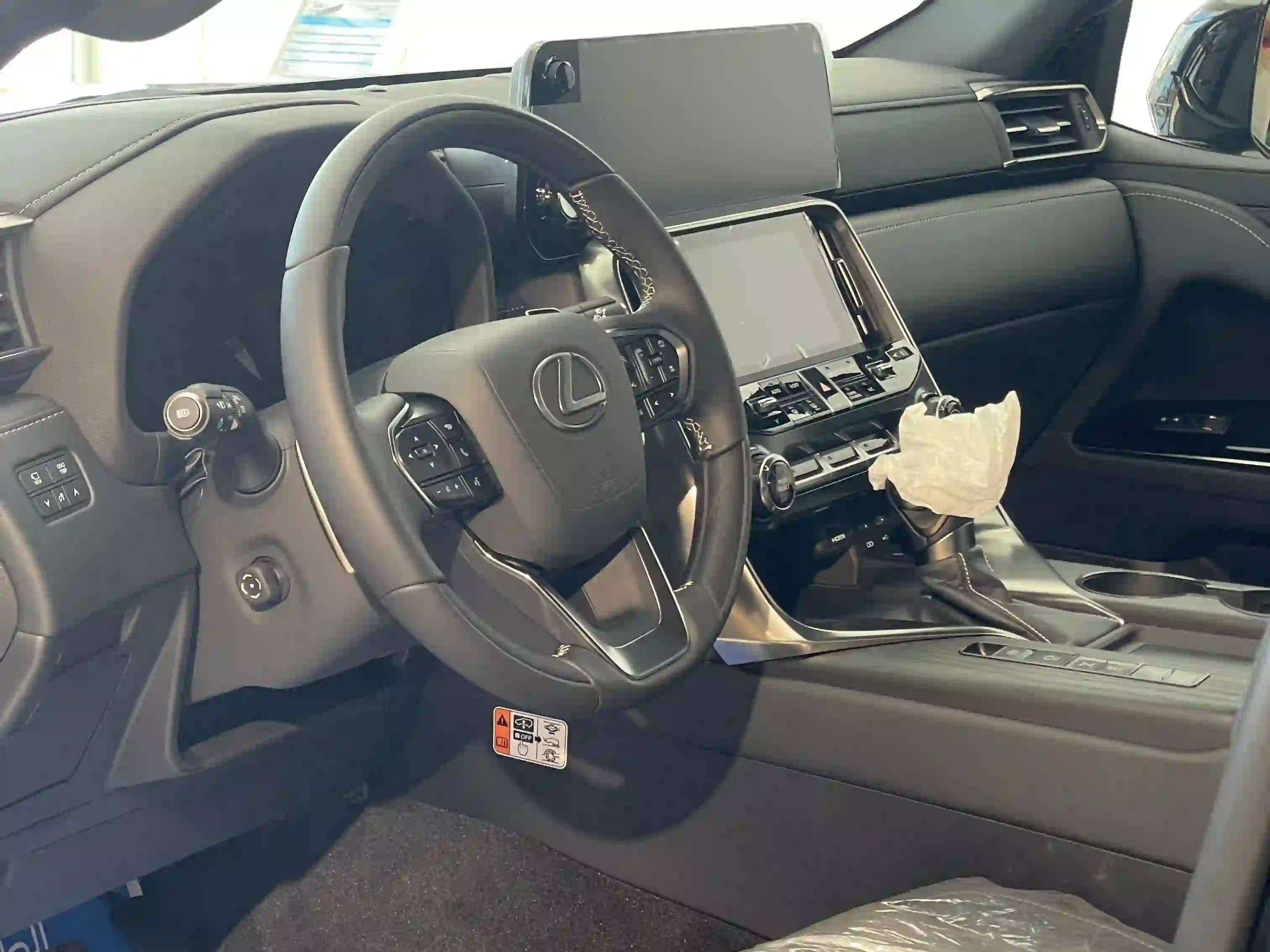 Lexus LX 600 OVERTRAIL 2025 - Image 3