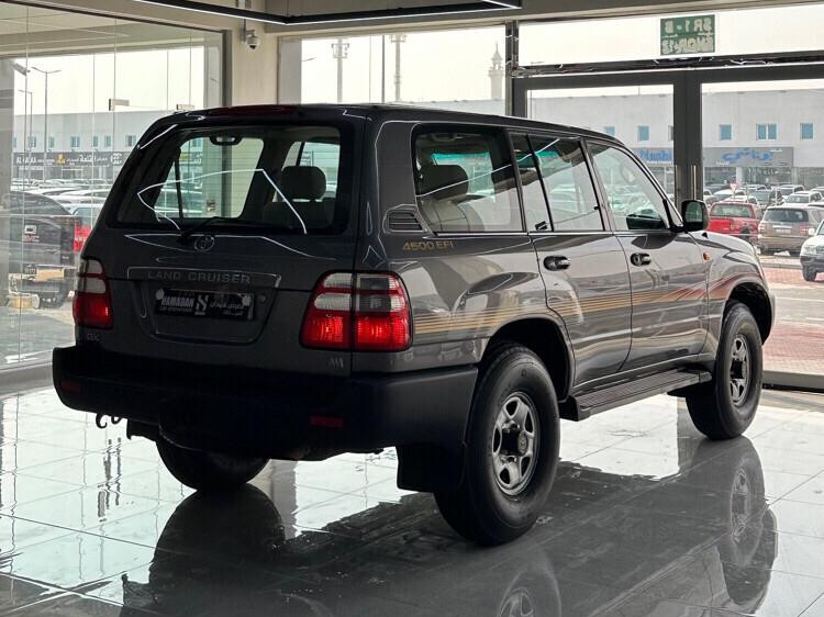 Toyota Land Cruiser GX 2005 - Image 3