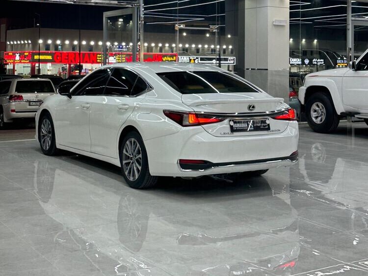 Lexus ES 2023 - Image 4