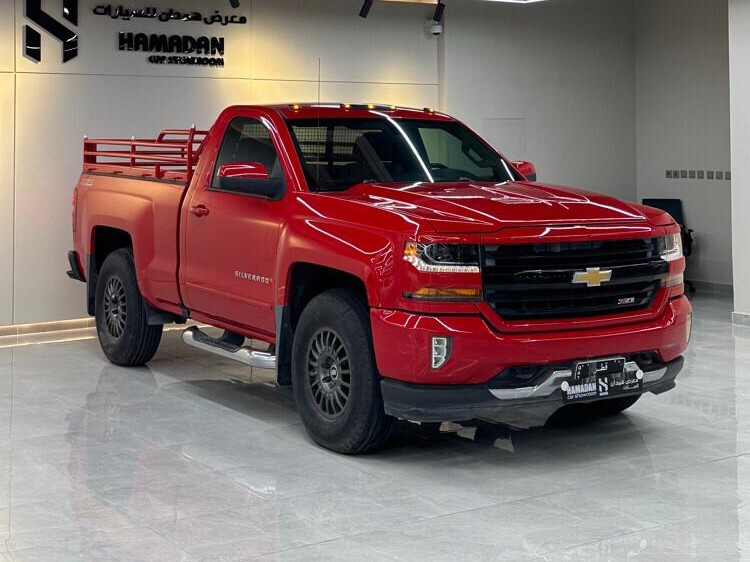 Chevrolet Silverado 2017 - Image 2