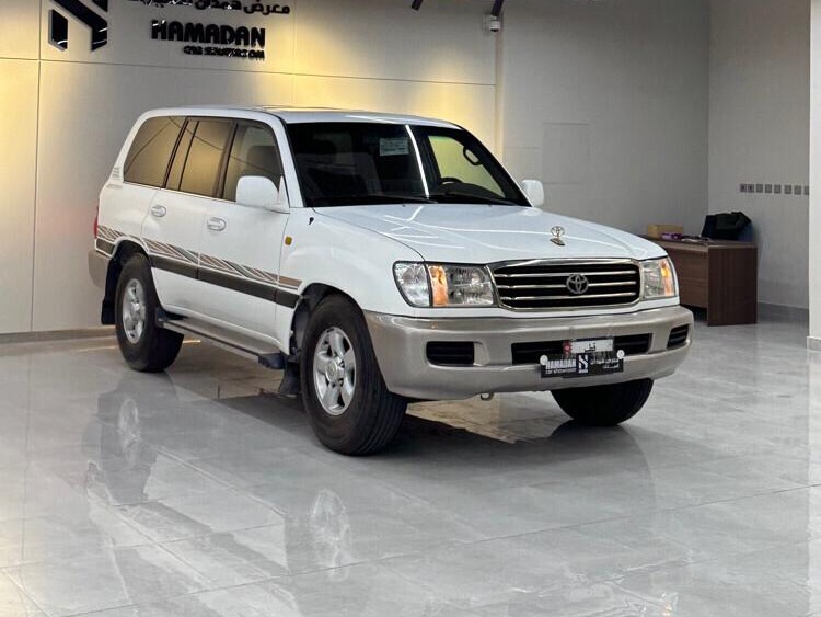 Toyota Land Cruiser GX.R 1999 - Image 2