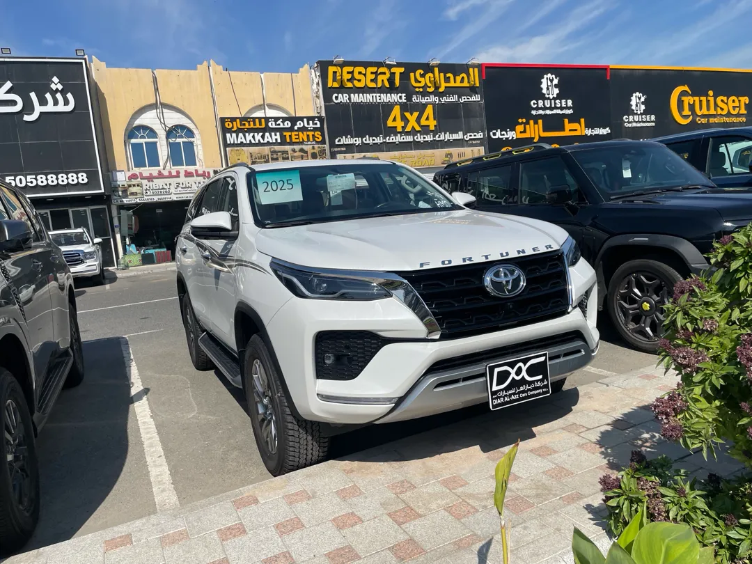 Toyota Fortuner V6 2025
