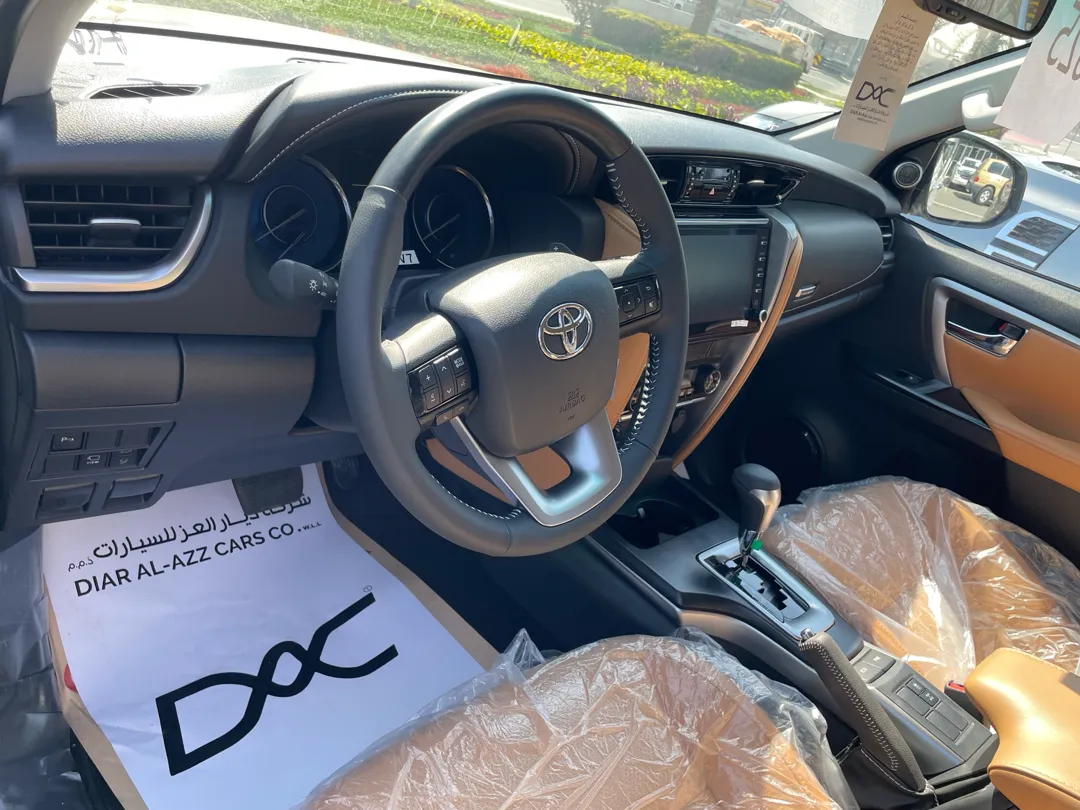 Toyota Fortuner V6 2025 - Image 4