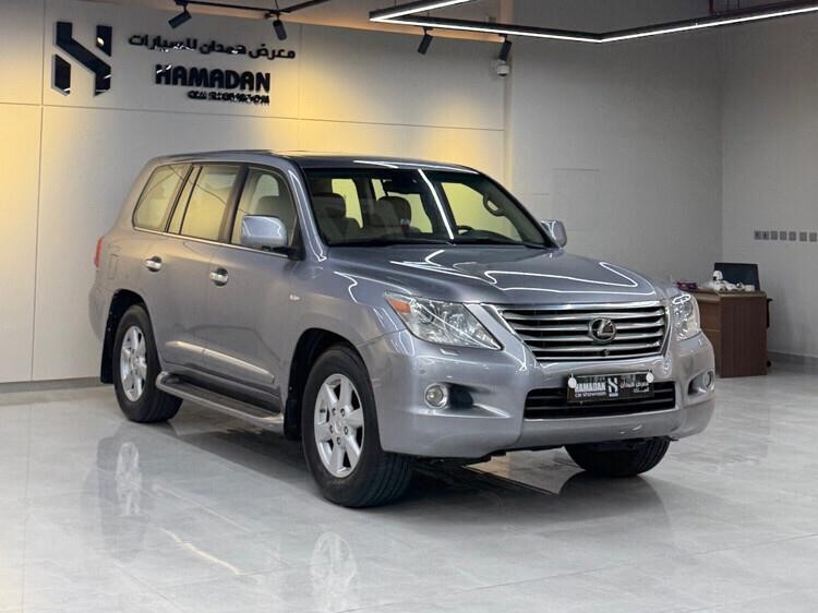 Lexus LX 570 2010 - Image 2