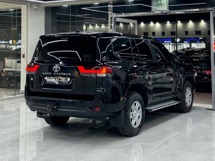 Toyota Land Cruiser GX 2024 - Image 4