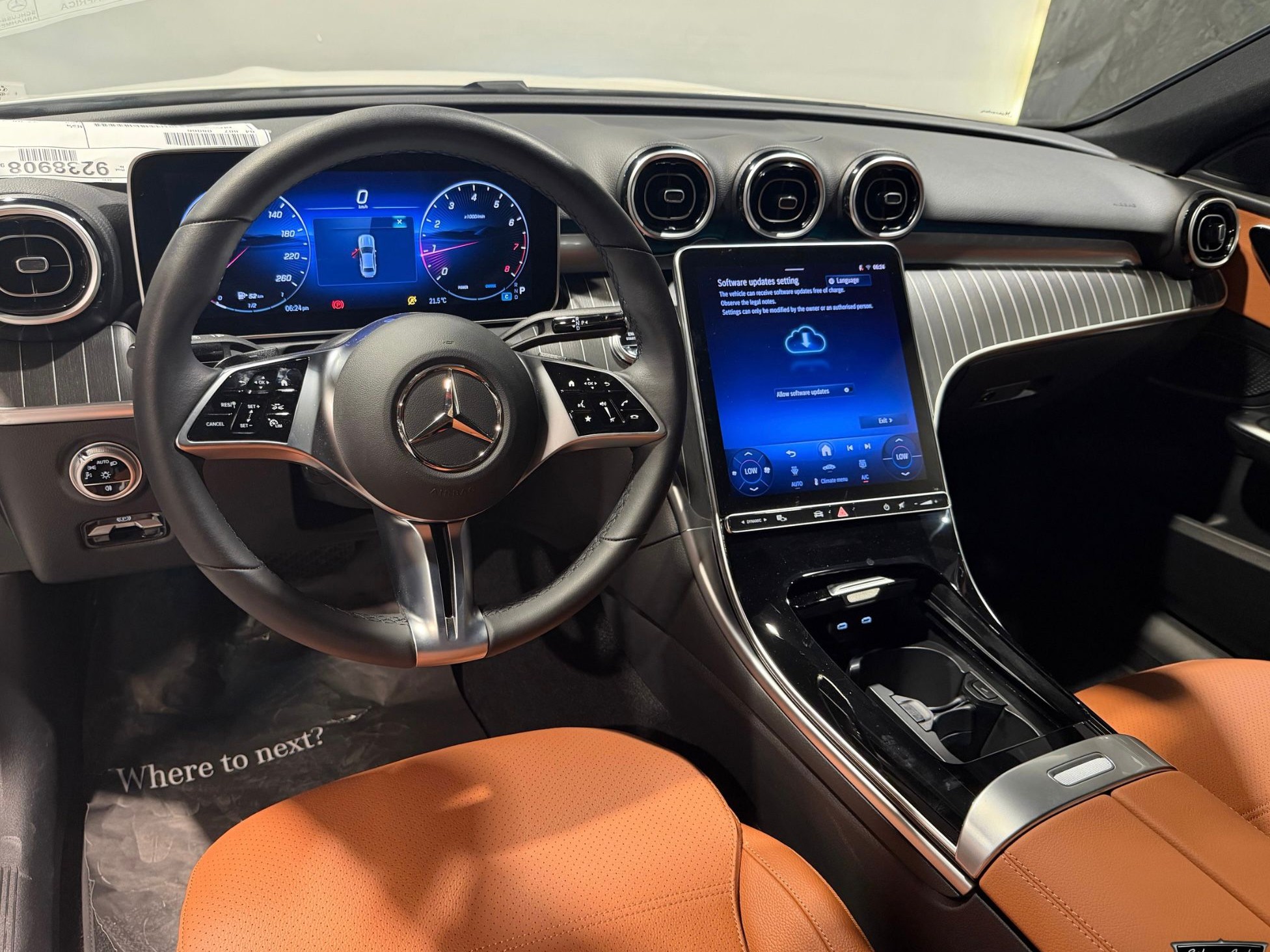 Mercedes-Benz C-Class Sedan 200 2025 - Image 4