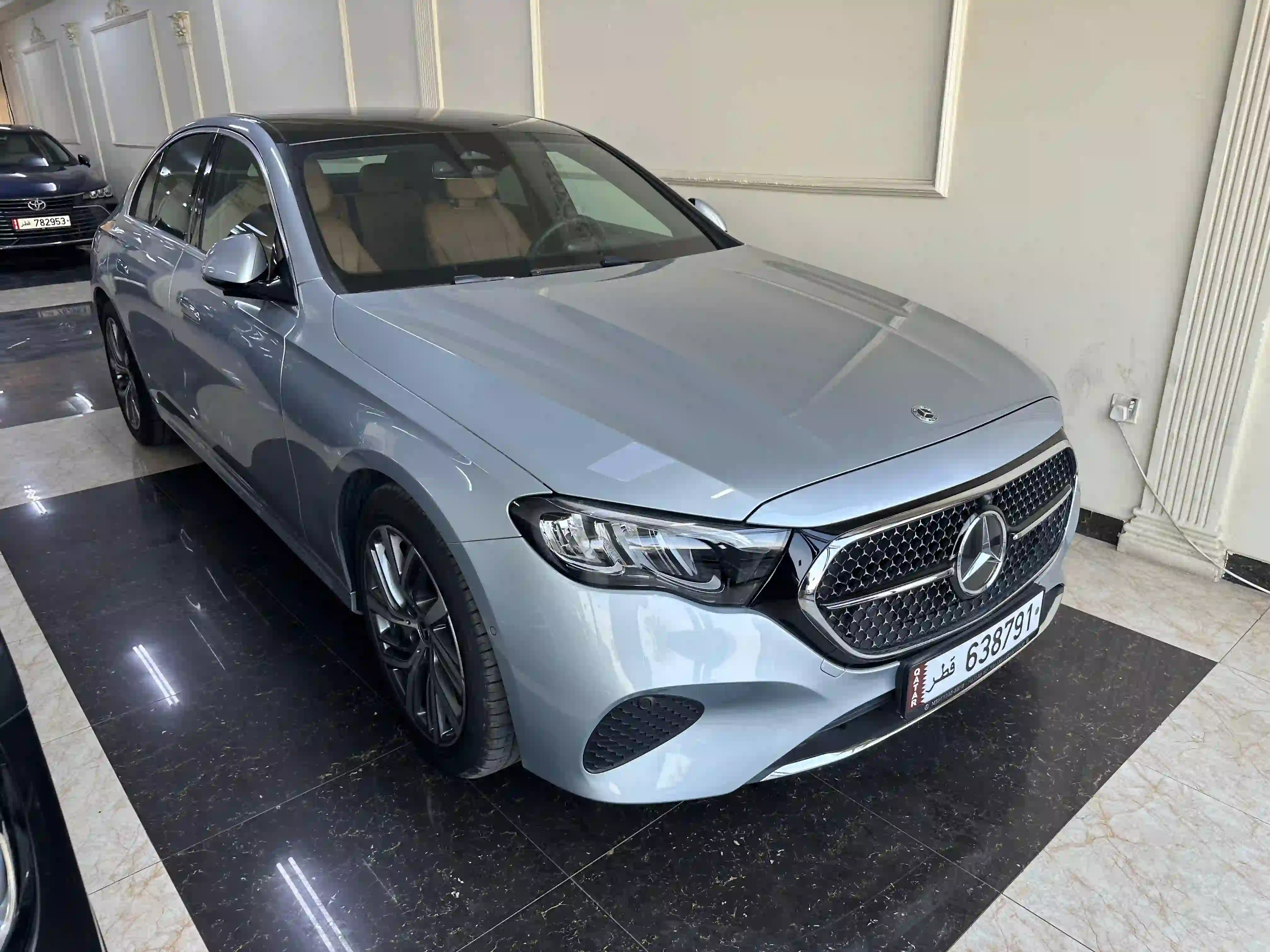 Mercedes-Benz E-Class Sedan 200 2025 - Image 2