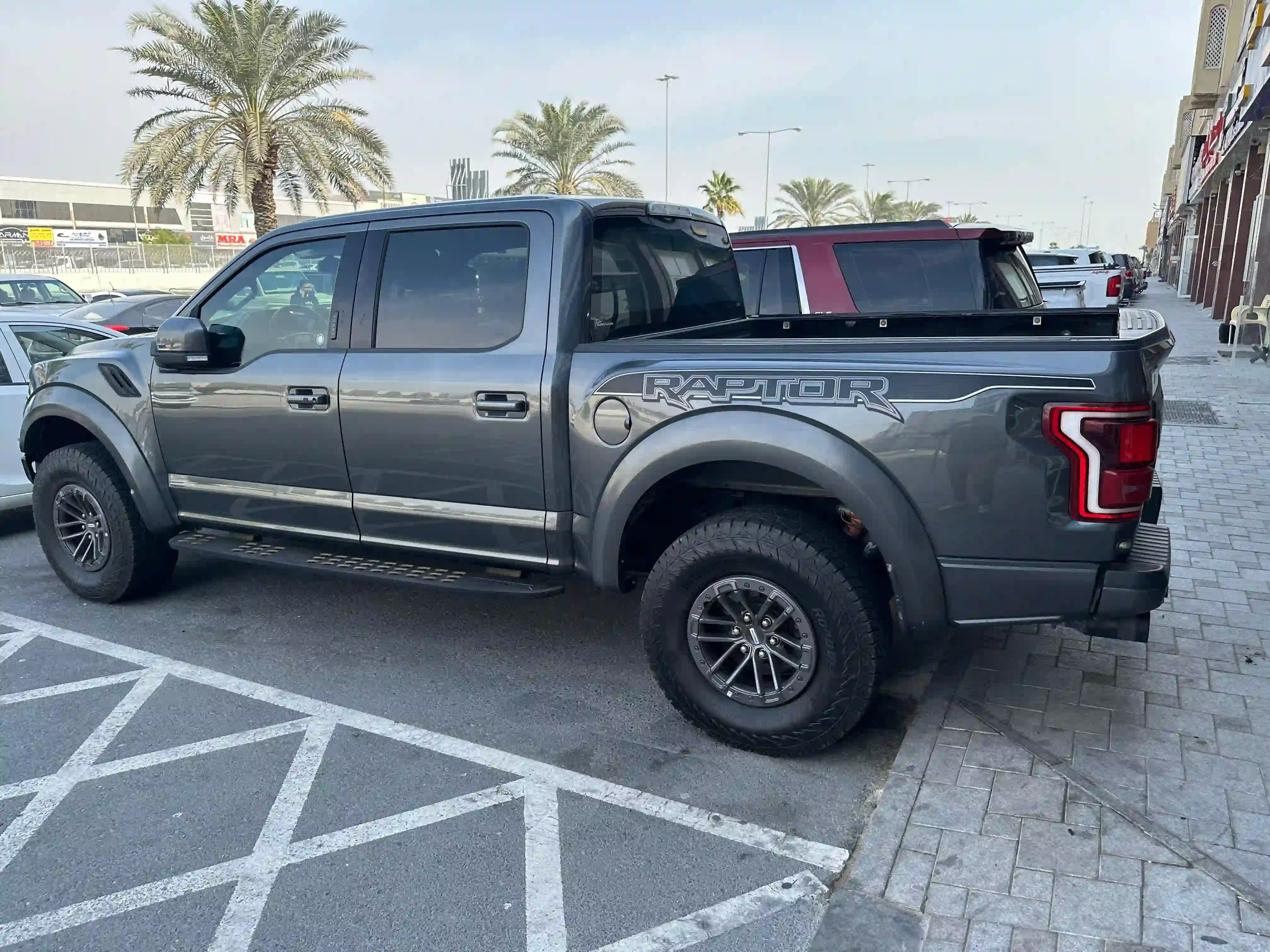 Ford Raptor 2020 - Image 2