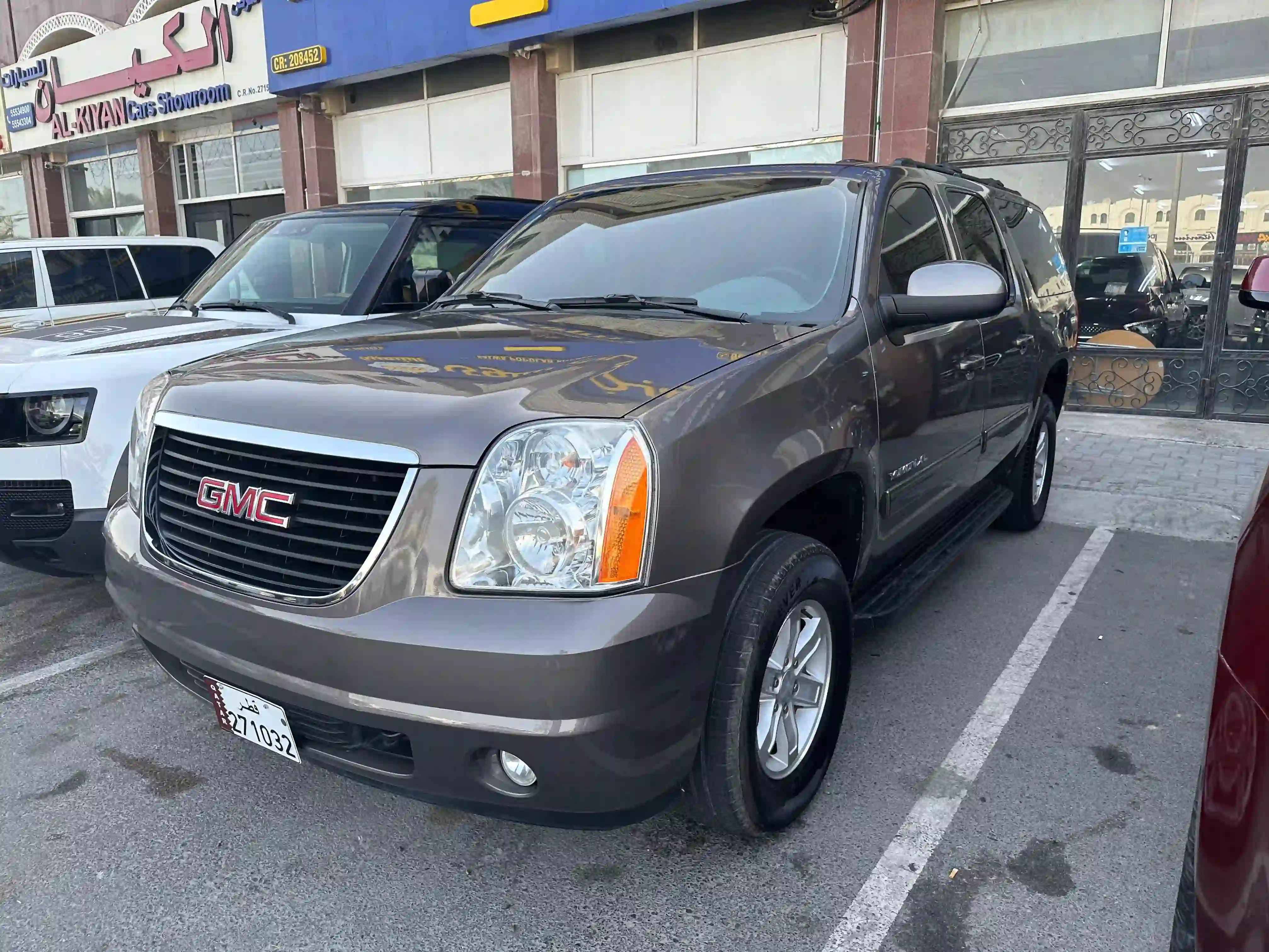GMC Yukon XL 2011 - Image 2