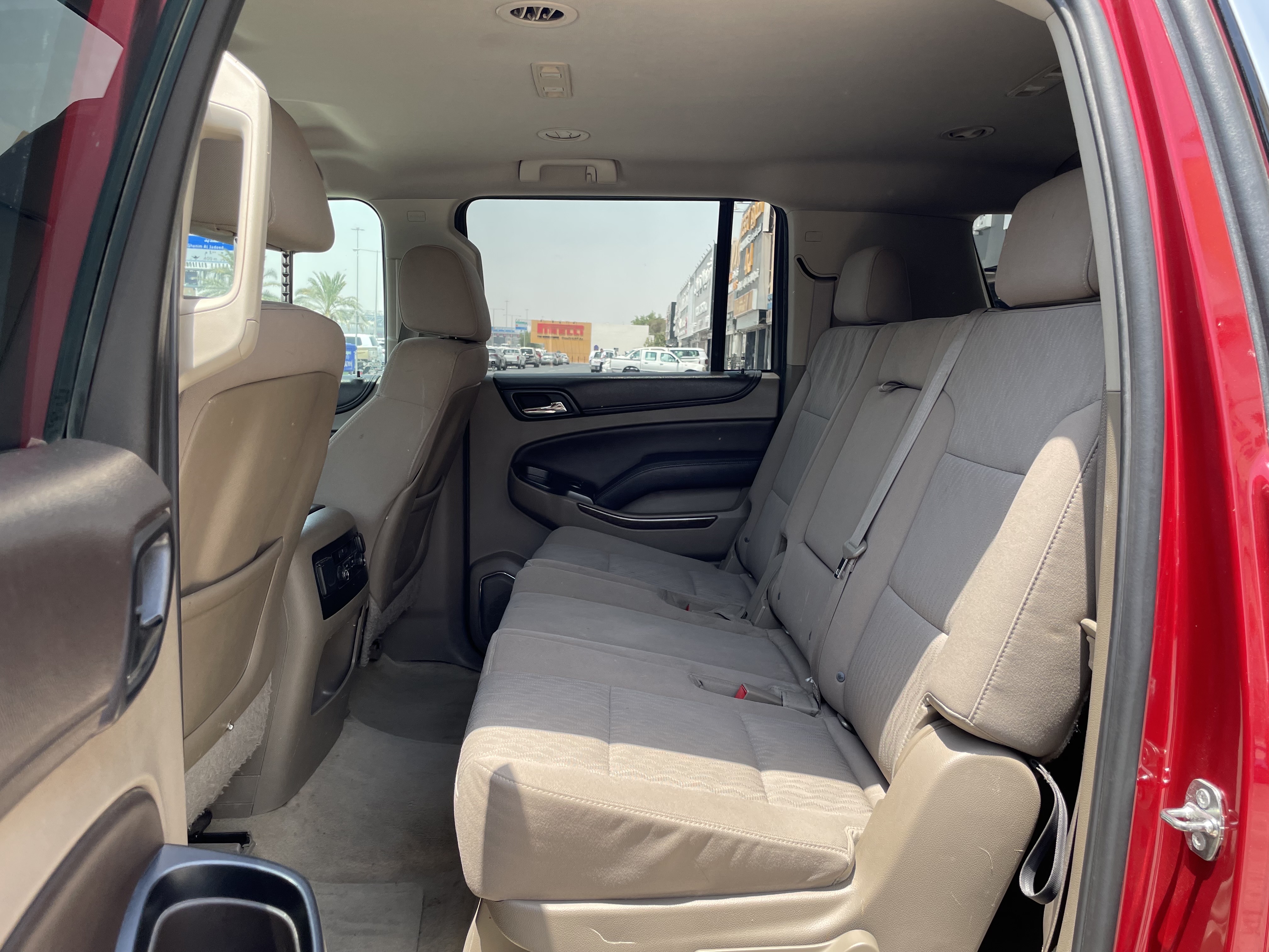 Chevrolet Suburban 2015 - Image 3