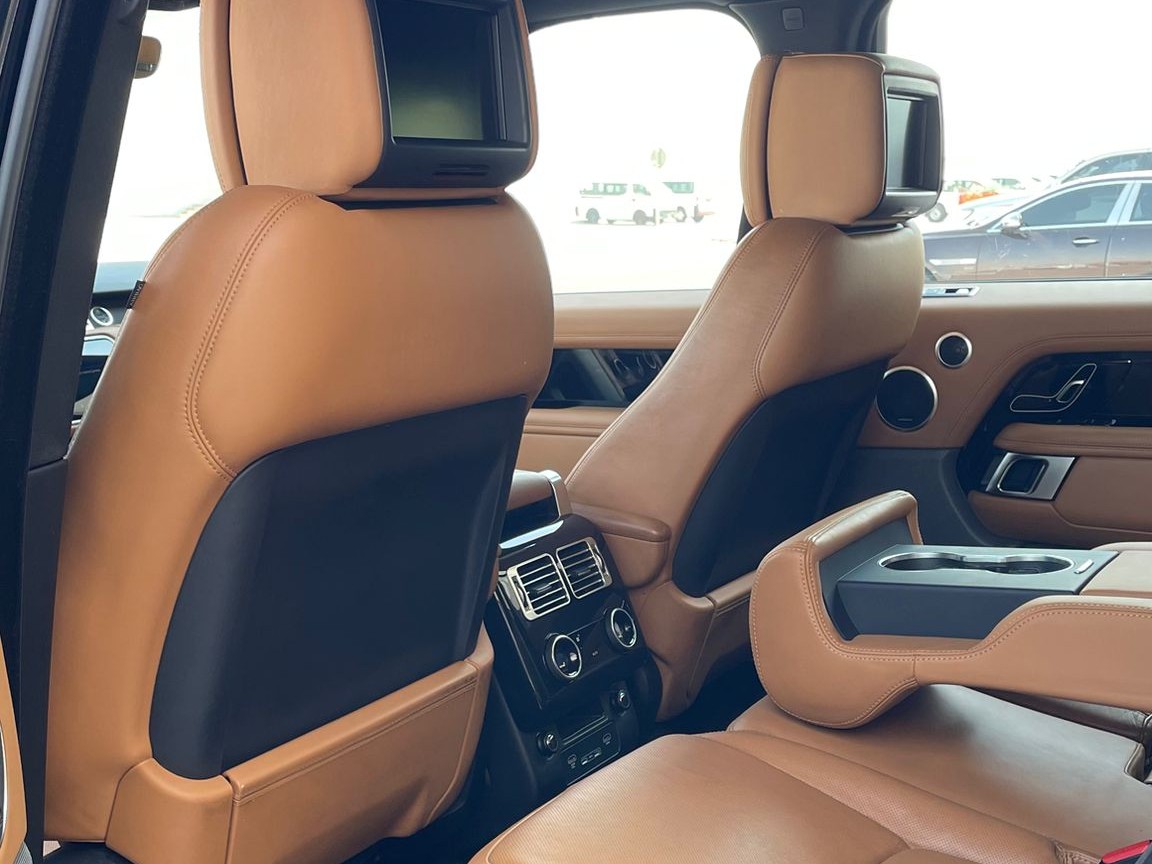 Land Rover Range Rover Vogue SE SuperCharged 2019 - Image 2
