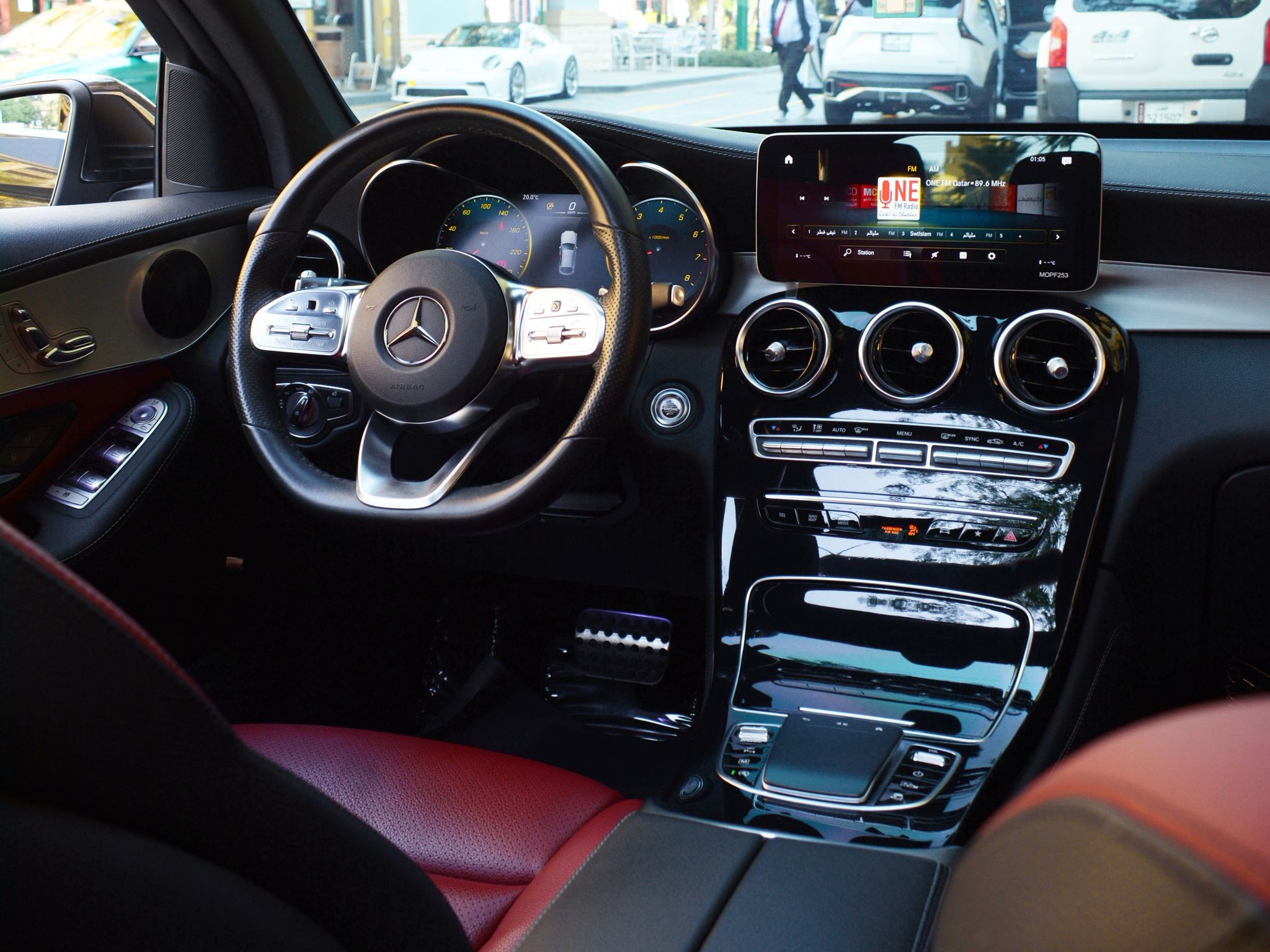Mercedes-Benz GLC  200 2021 - Image 2