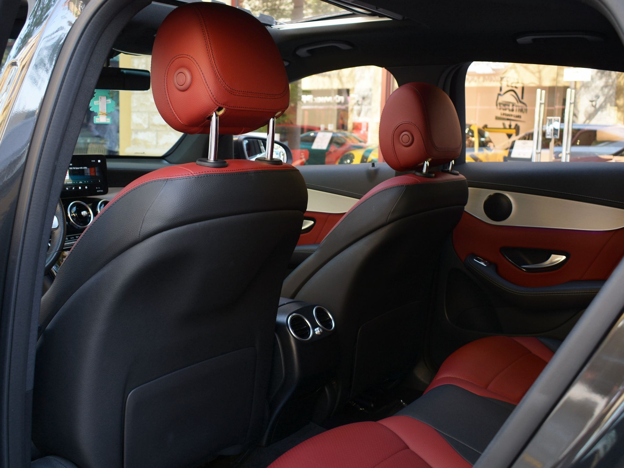 Mercedes-Benz GLC  200 2021 - Image 4