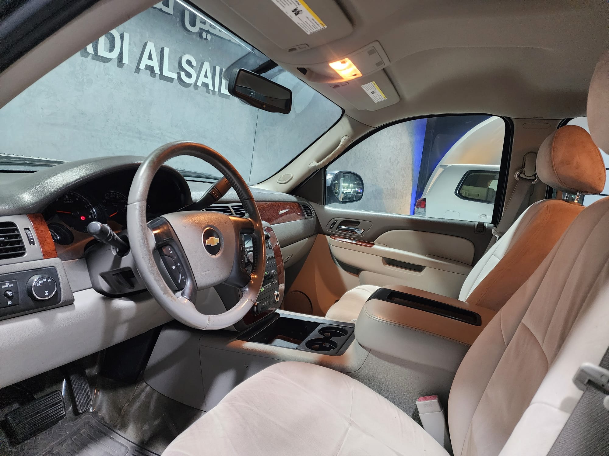 Chevrolet Silverado LTZ 2010 - Image 2
