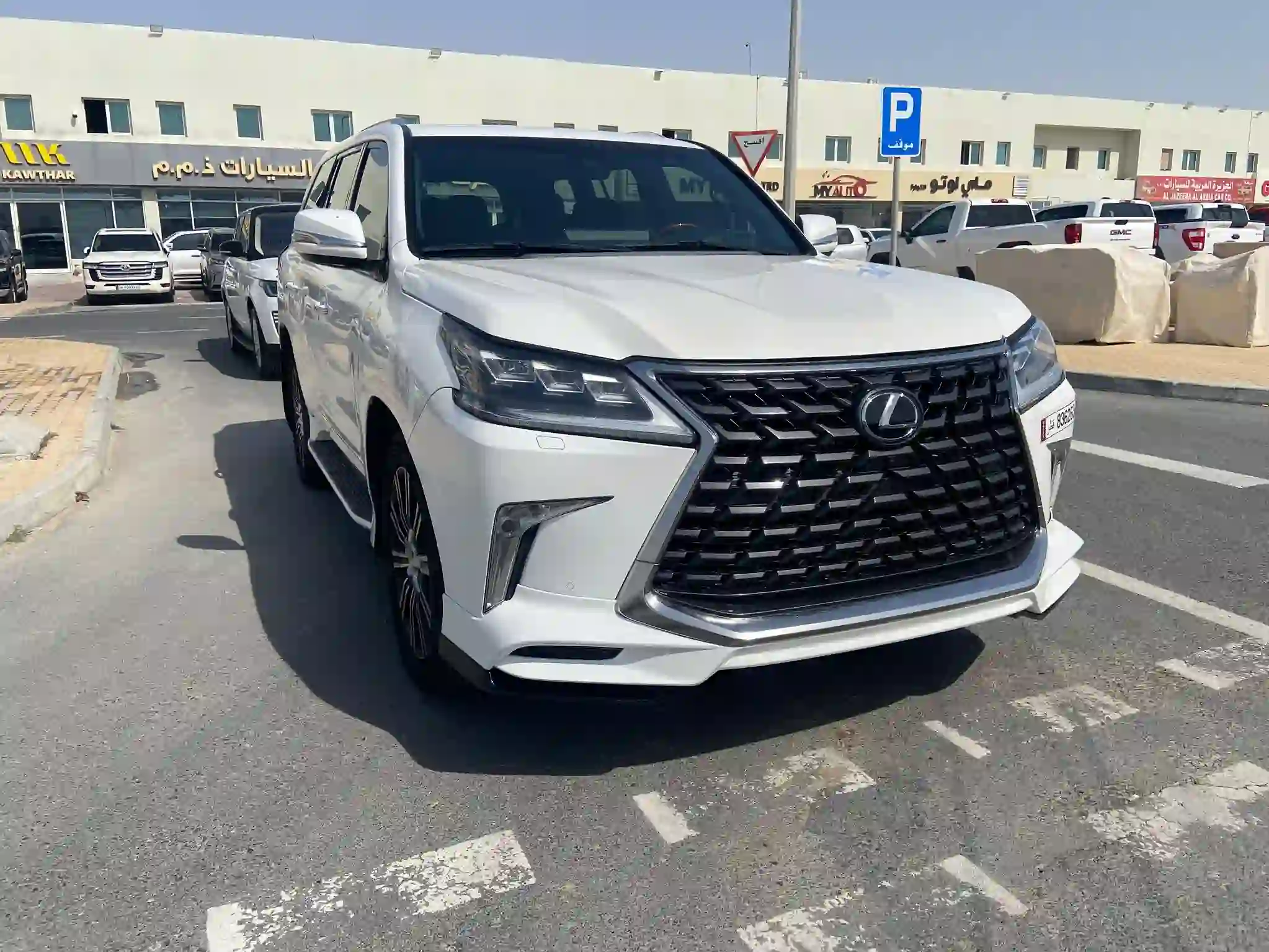 Lexus LX 570 S 2018 - Image 2