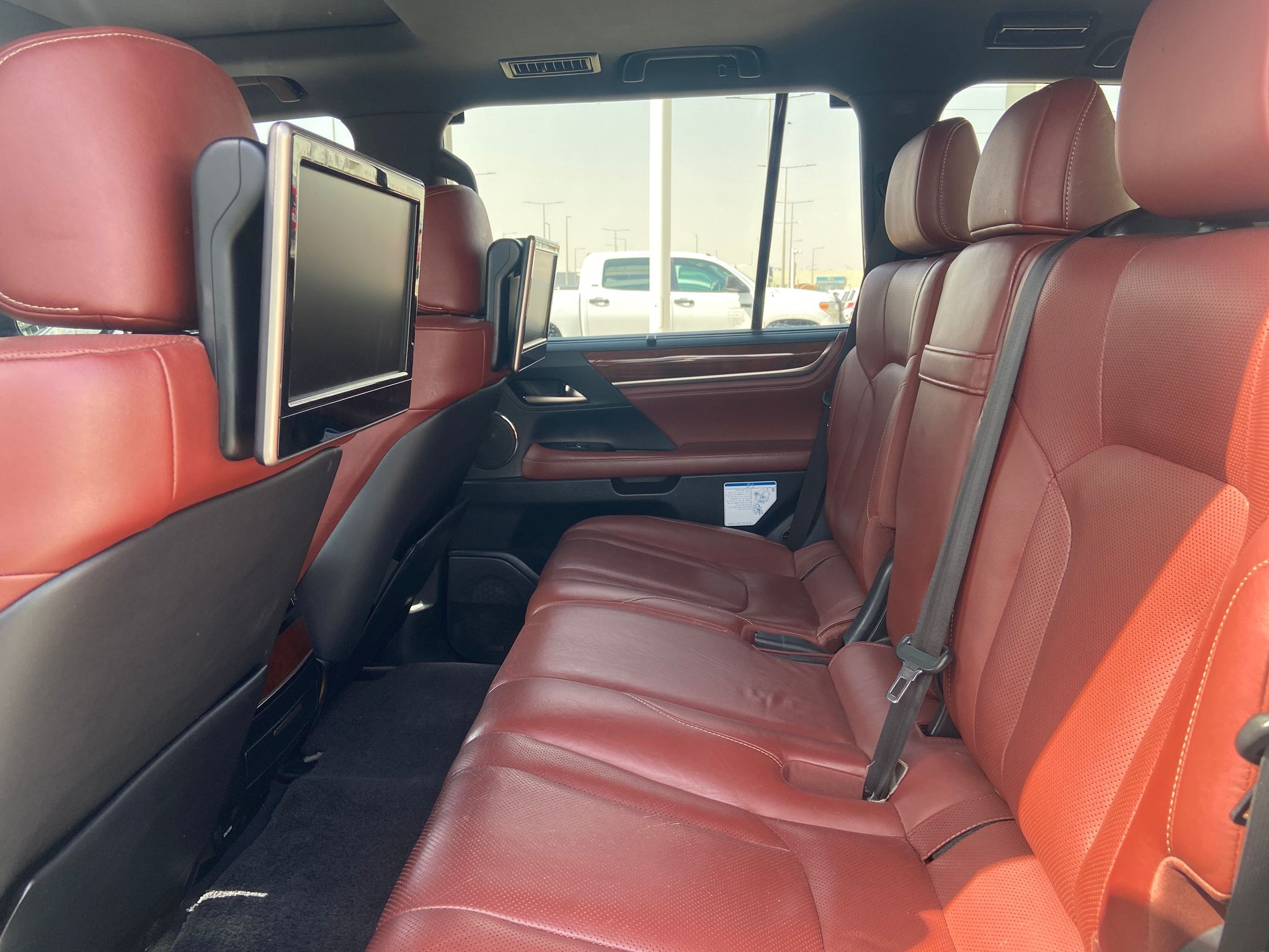 Lexus LX 570 S 2018 - Image 3