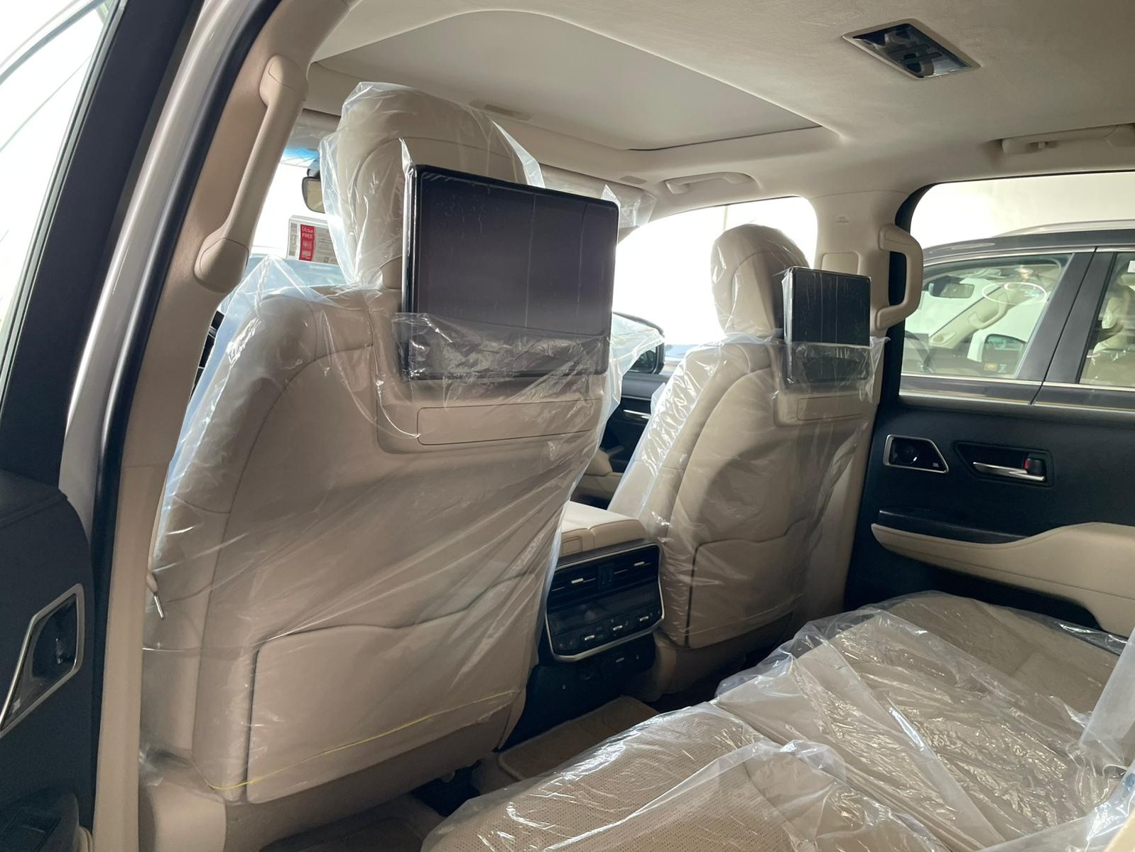 Toyota Land Cruiser VX.R 2025 - Image 4