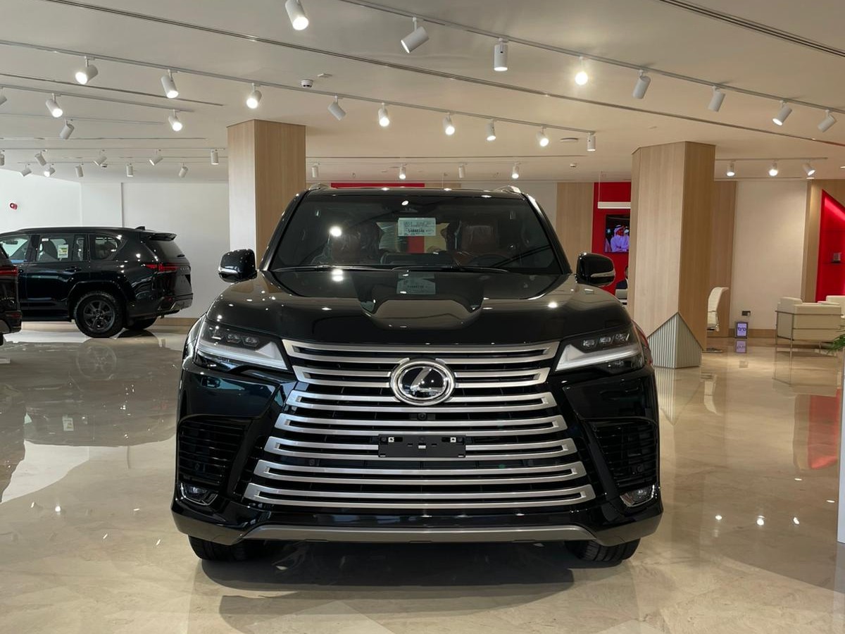Lexus LX 700 ViP HEV 2025 - Image 3