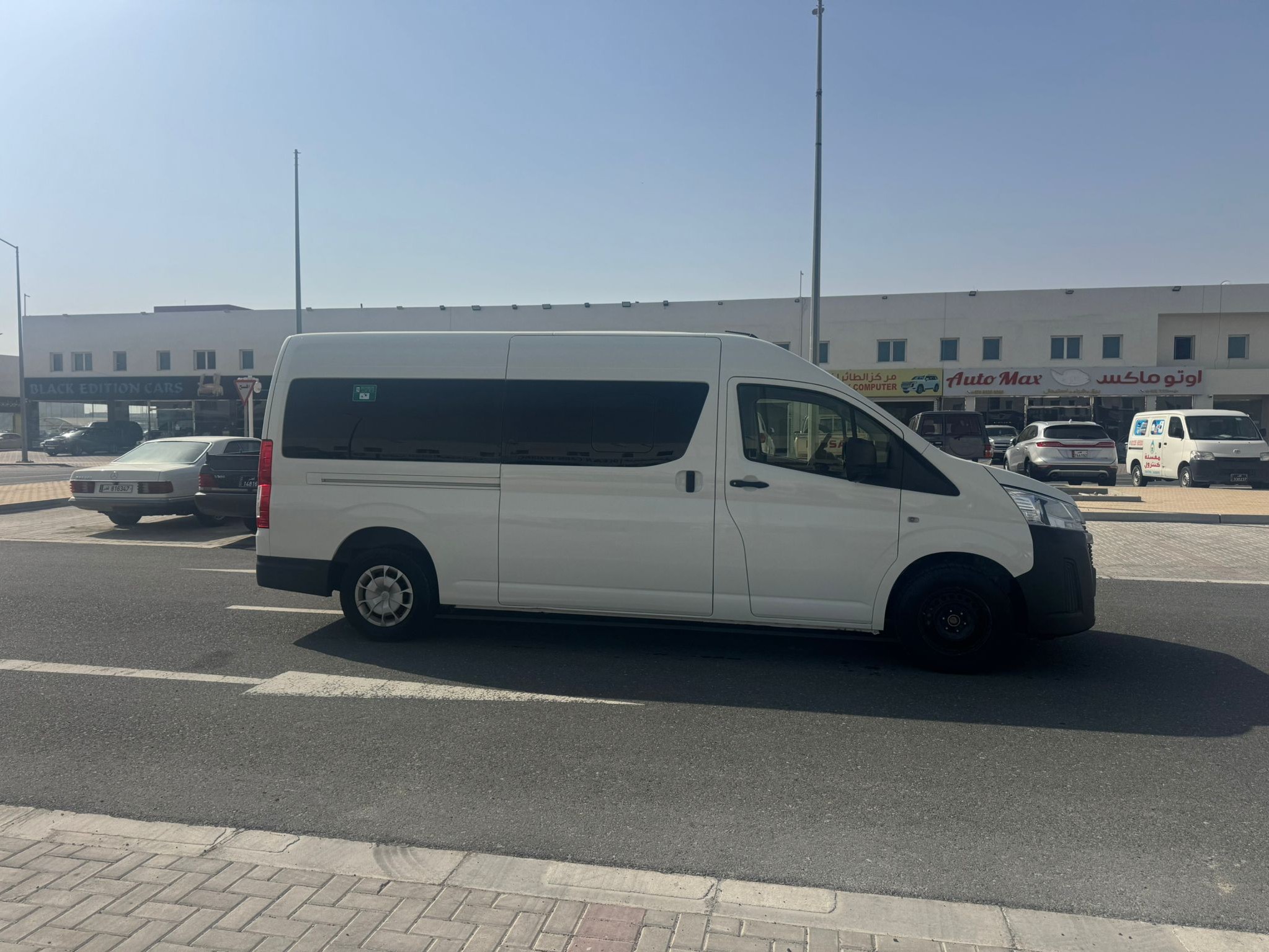 Toyota Hiace Bus 2022 - Image 3