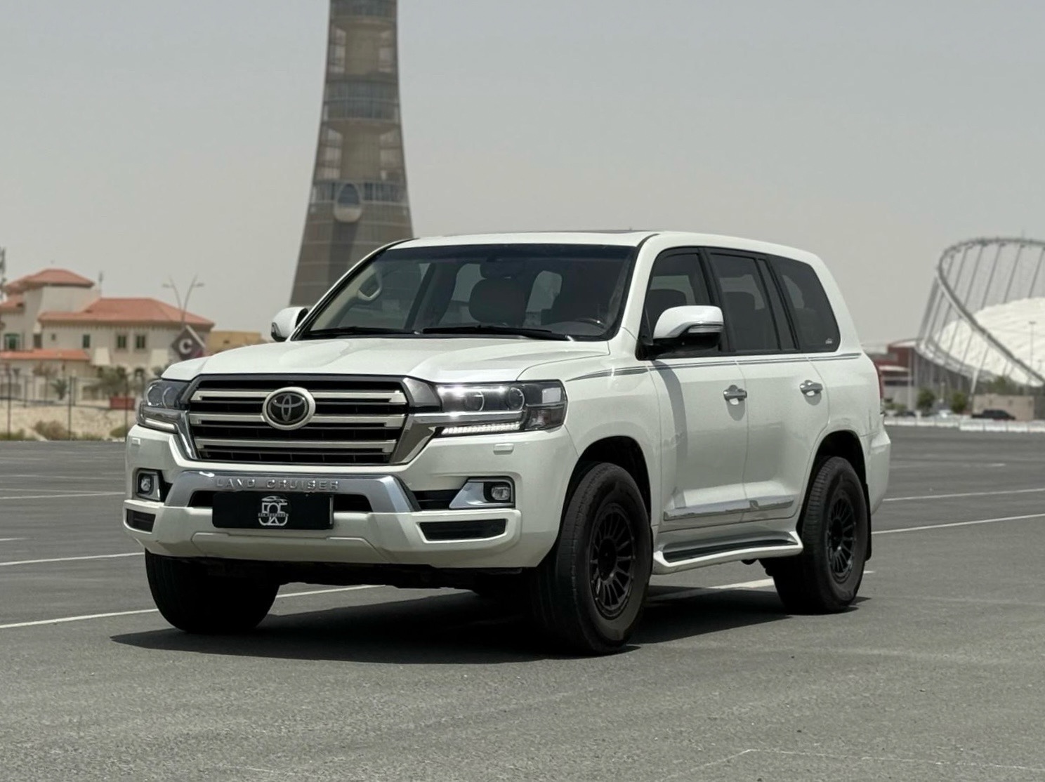 Toyota Land Cruiser GXR white edition V8 - Image 1