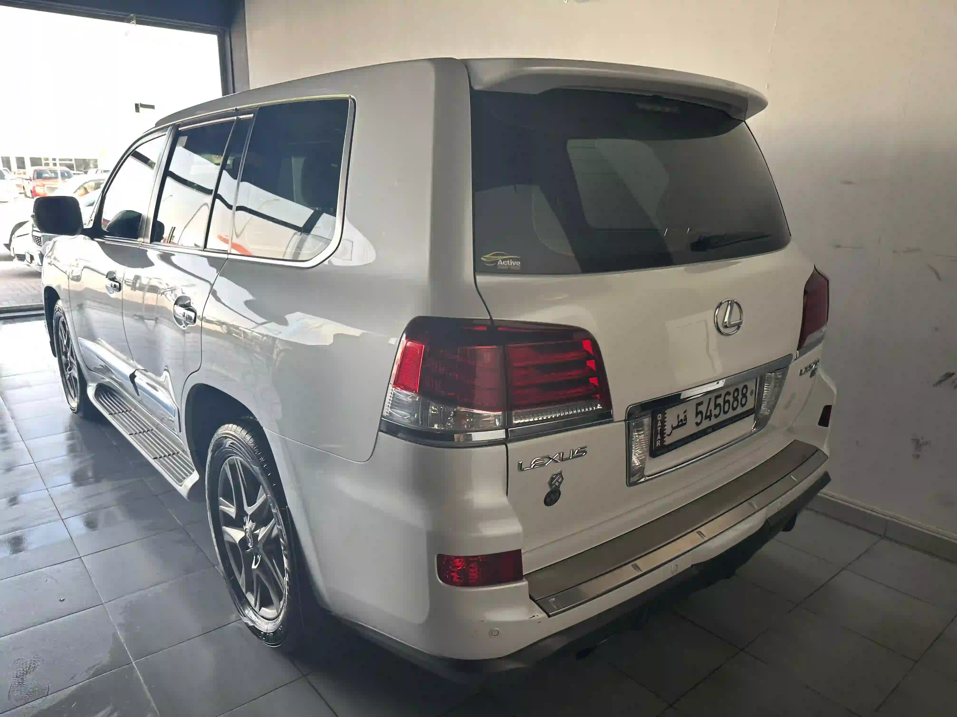 Lexus LX 570 S 2014 - Image 4