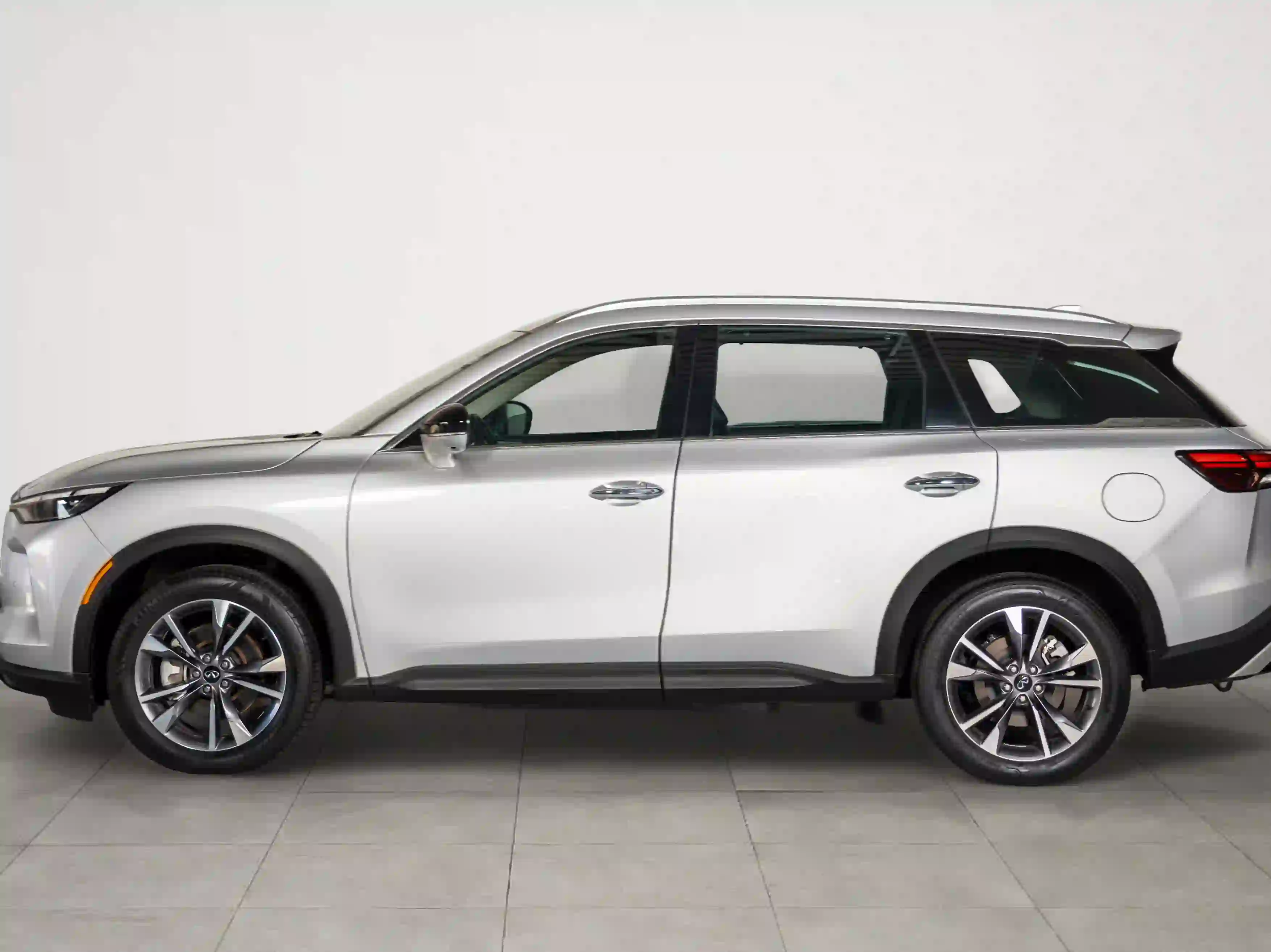 Infiniti QX60 2023 - Image 2