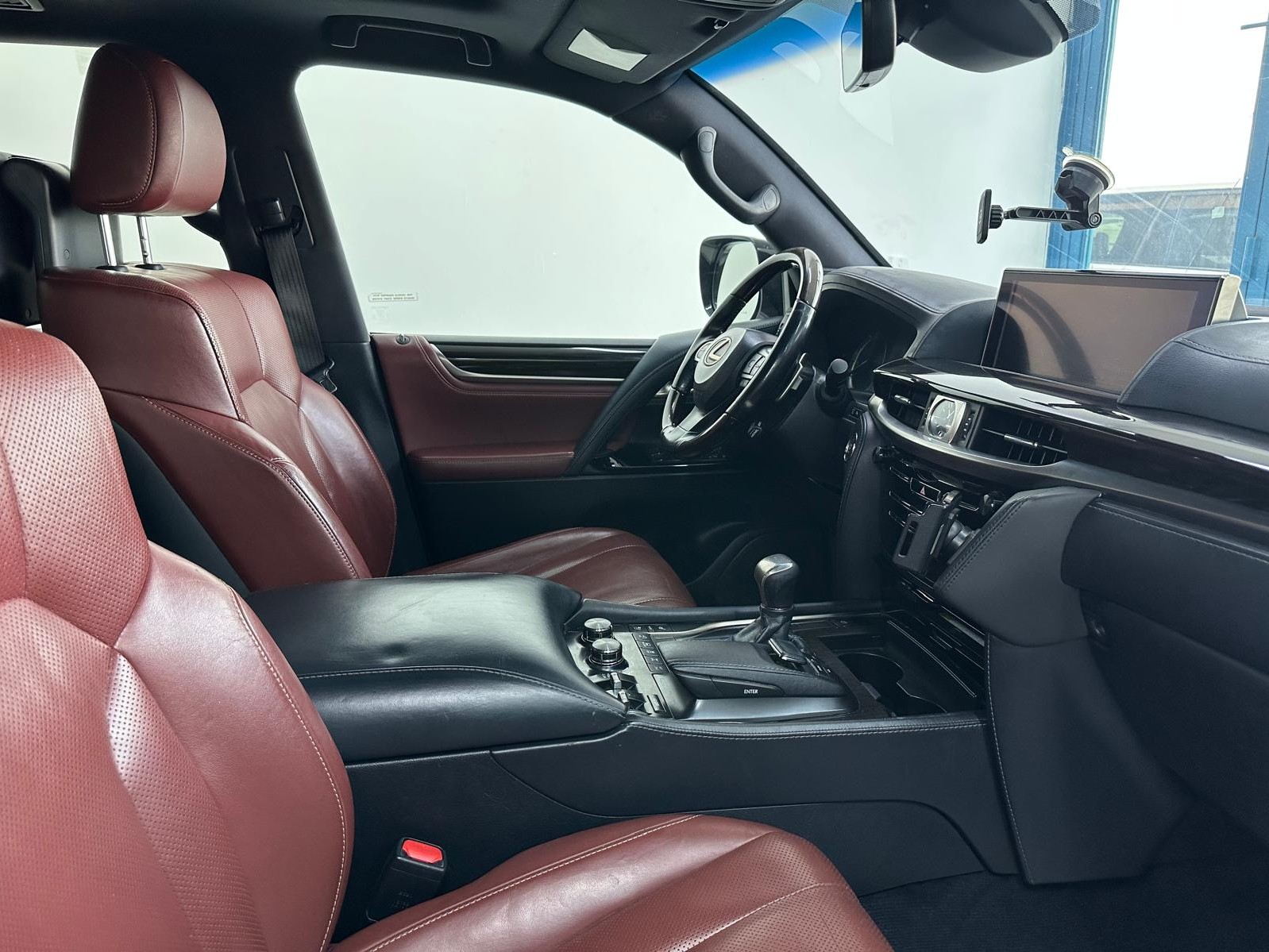 Lexus LX 570 2017 - Image 4