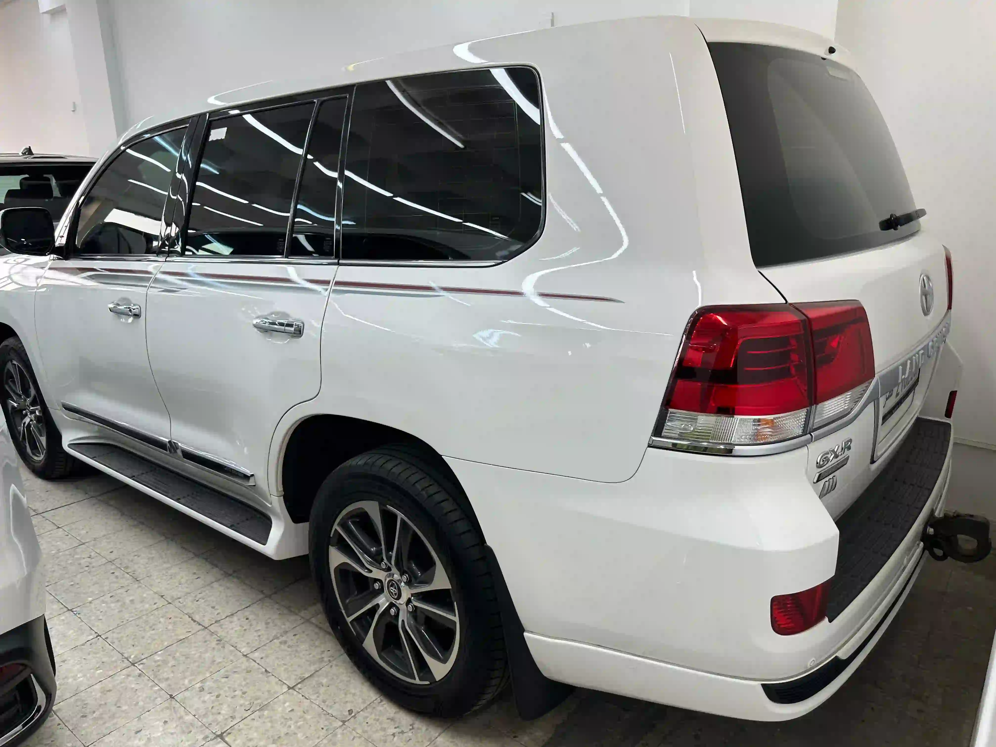 Toyota Land Cruiser GXR Grand Touring 2020 - Image 2