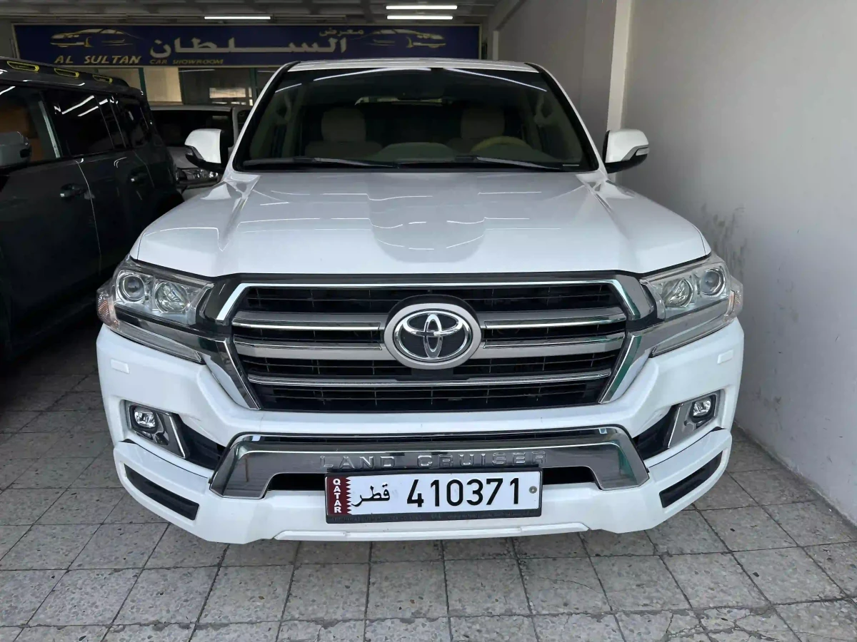Toyota Land Cruiser GXR v8 2019