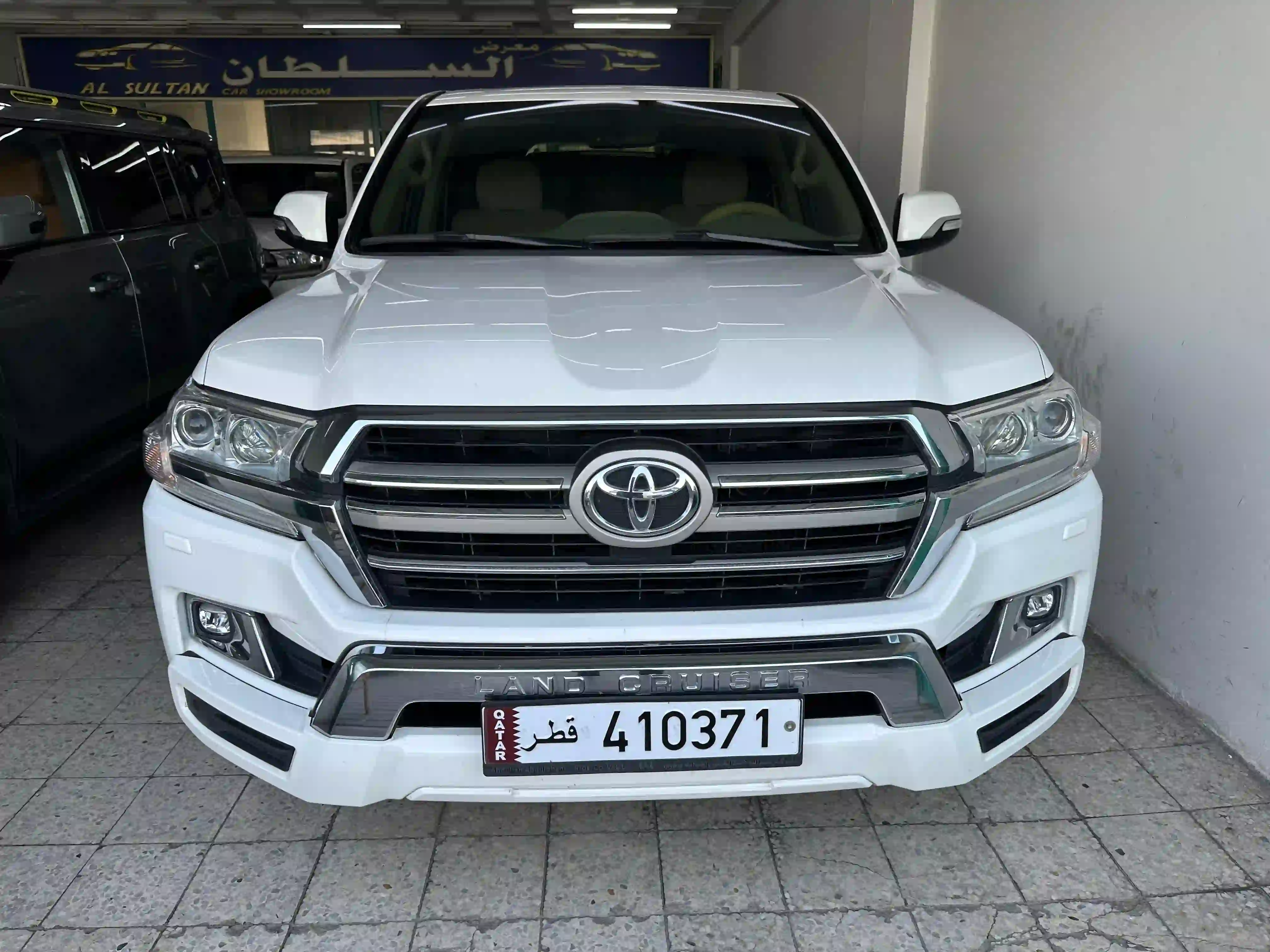 Toyota Land Cruiser GXR v8 2019