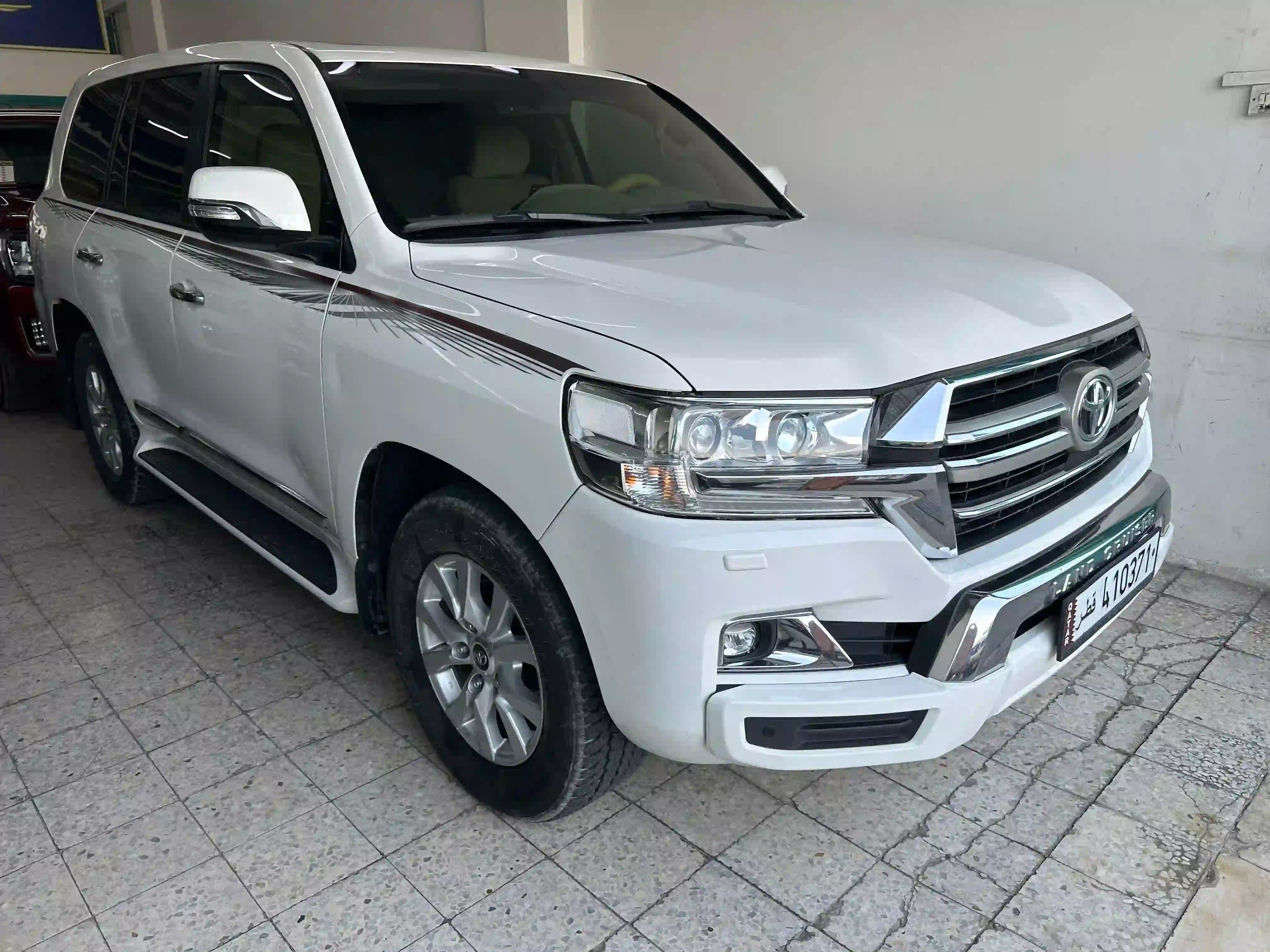 Toyota Land Cruiser GXR v8 2019 - Image 2
