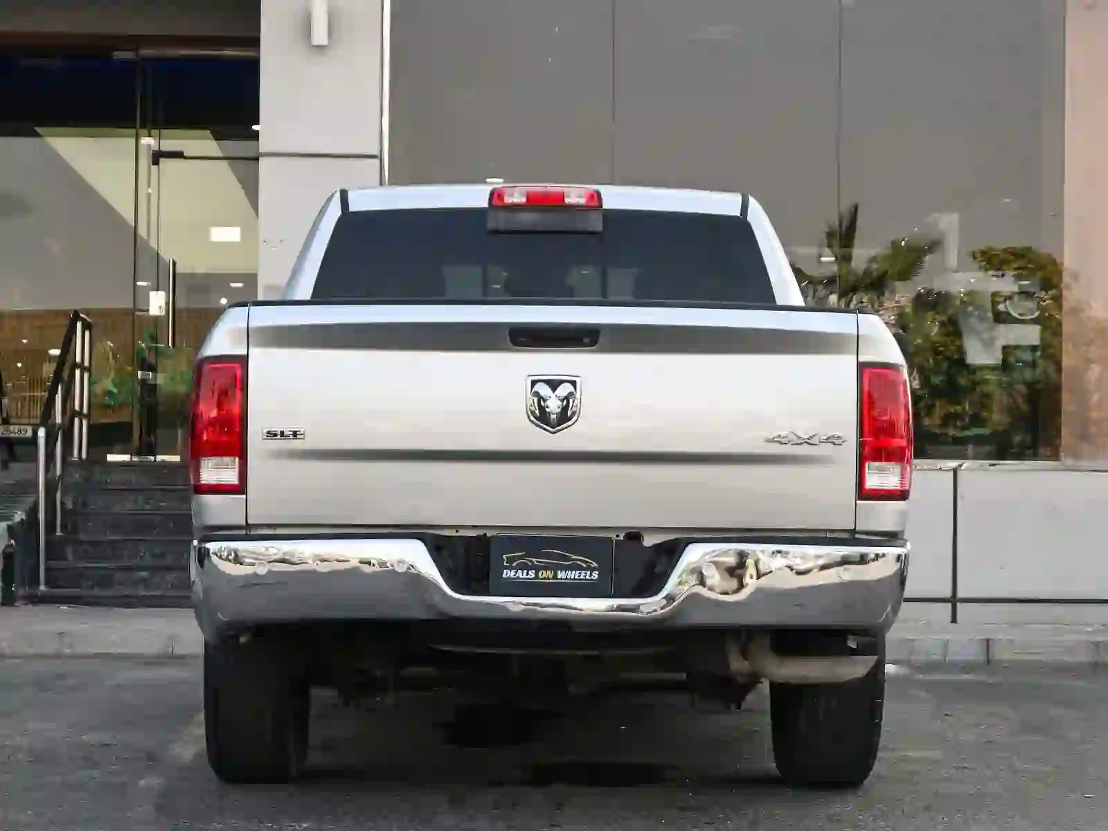 Dodge Ram 1500 2016 - Image 2