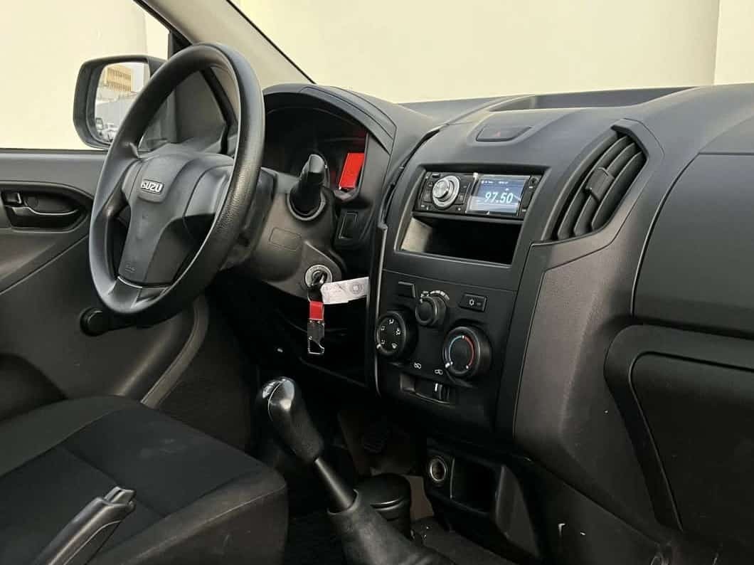 ISUZU D’MAX 2025 - Image 2