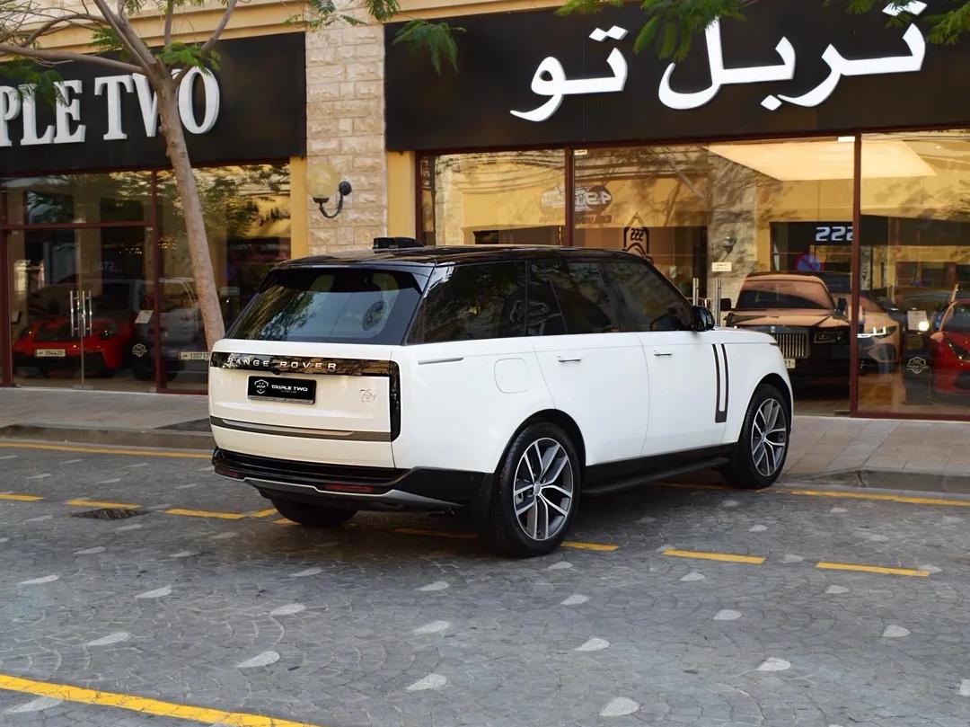 Land Rover Range Rover Vogue SE 2025 - Image 2