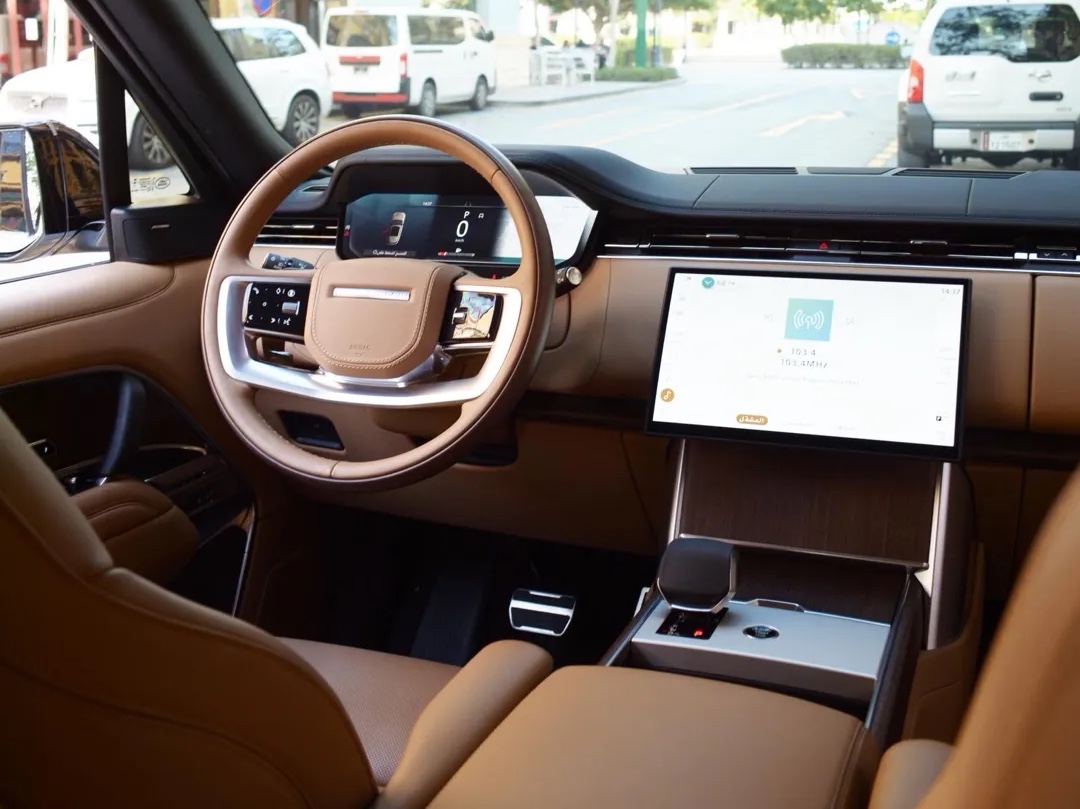 Land Rover Range Rover Vogue SE 2025 - Image 4