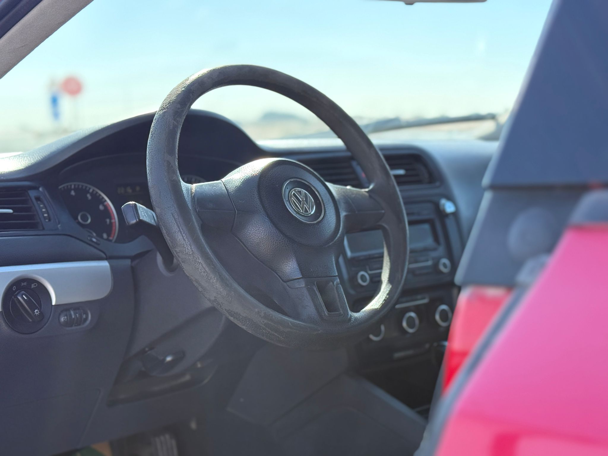 Volkswagen Jetta 2012 - Image 2