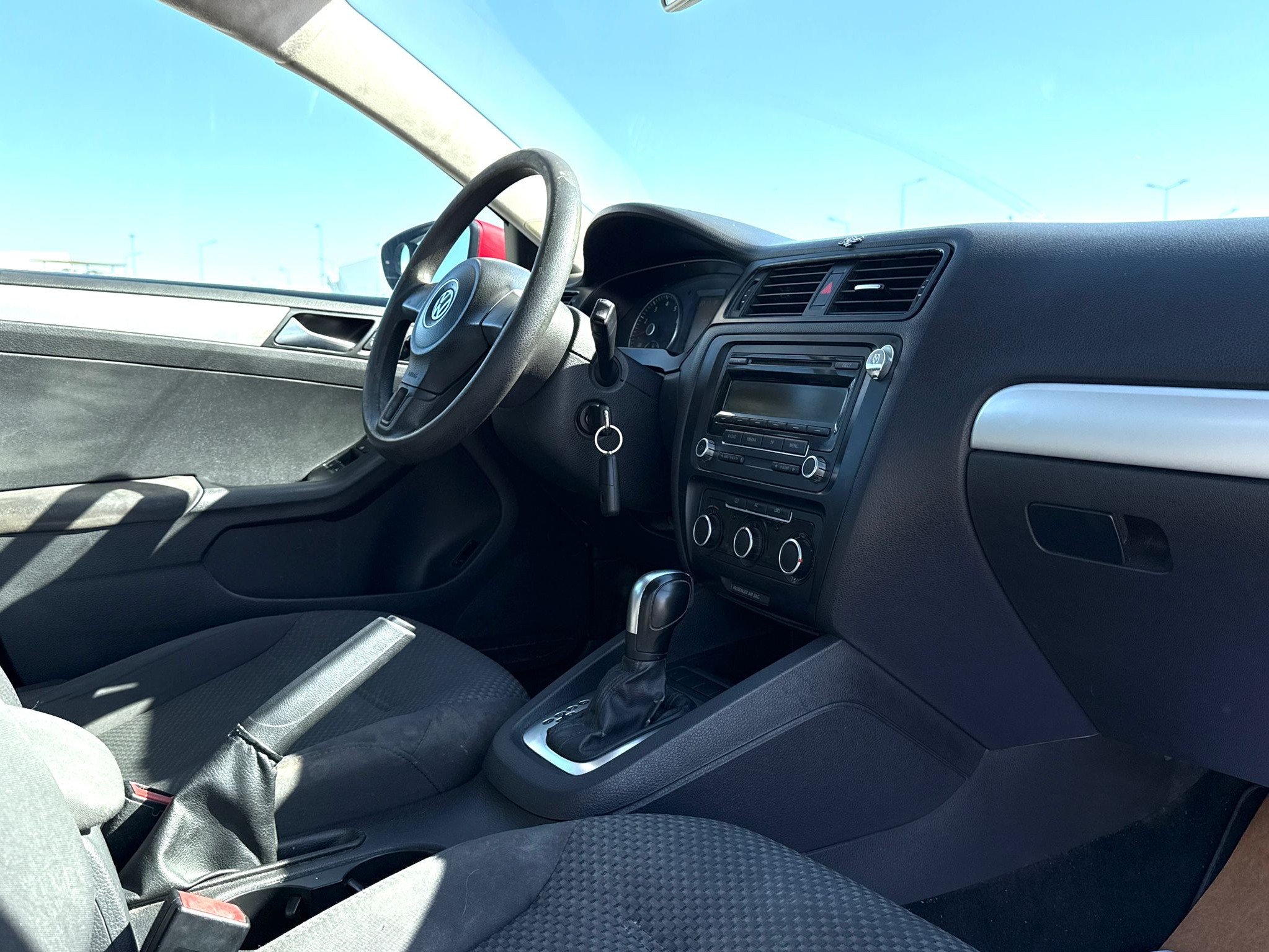 Volkswagen Jetta 2012 - Image 3