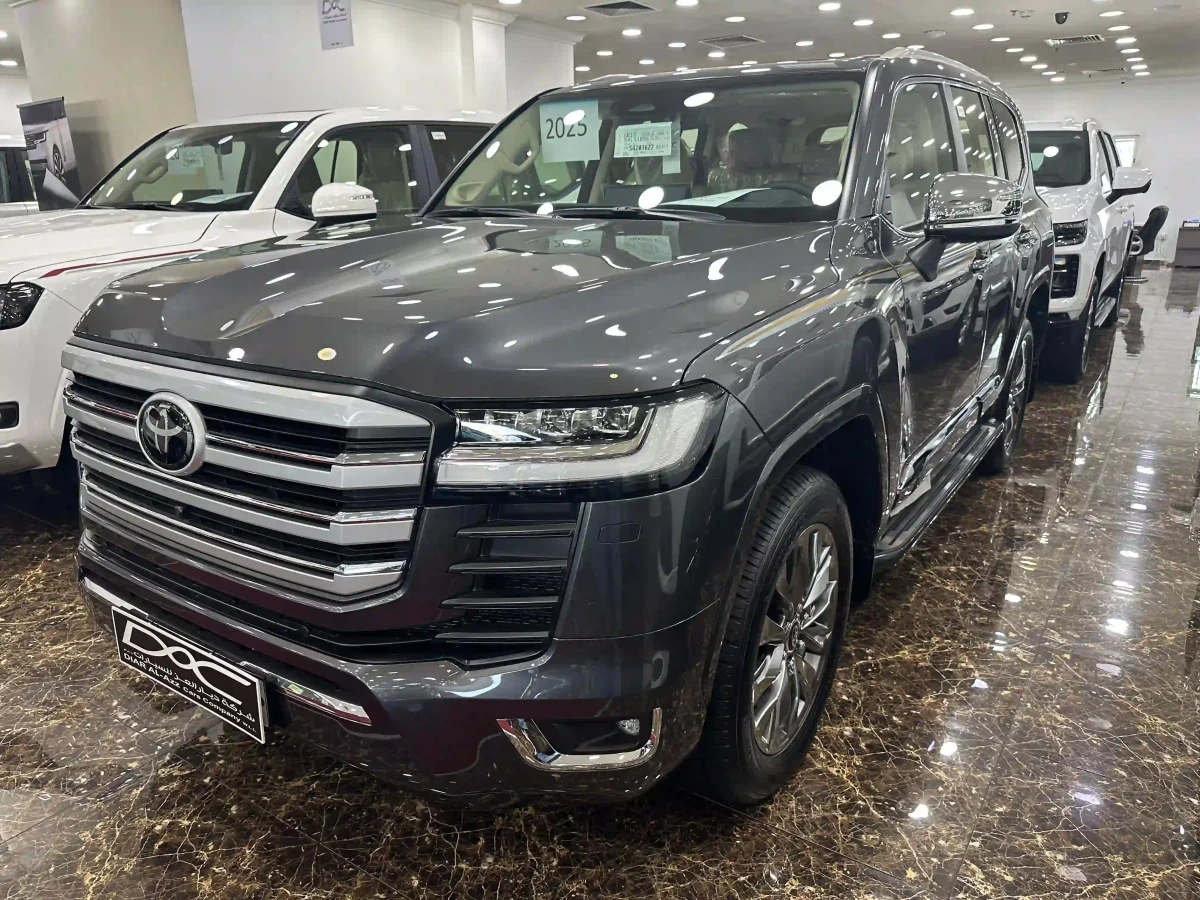 Toyota Land Cruiser VXR Twin Turbo 2025