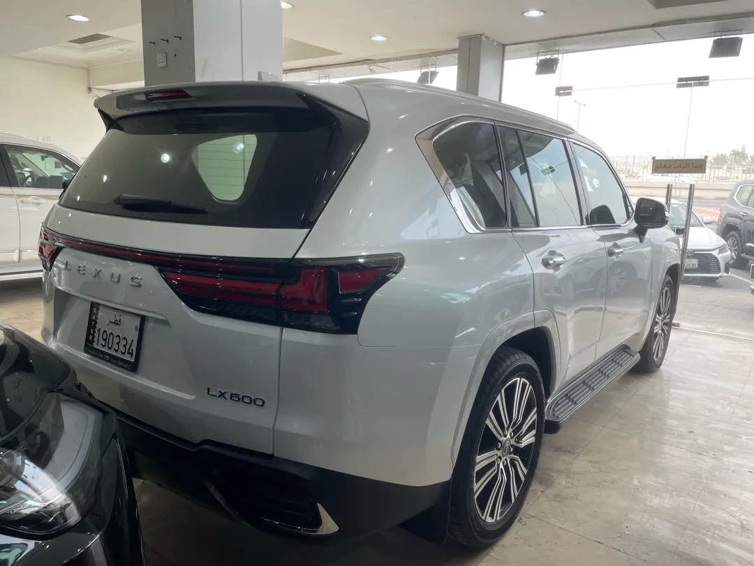 Lexus LX 600 2026 - Image 2