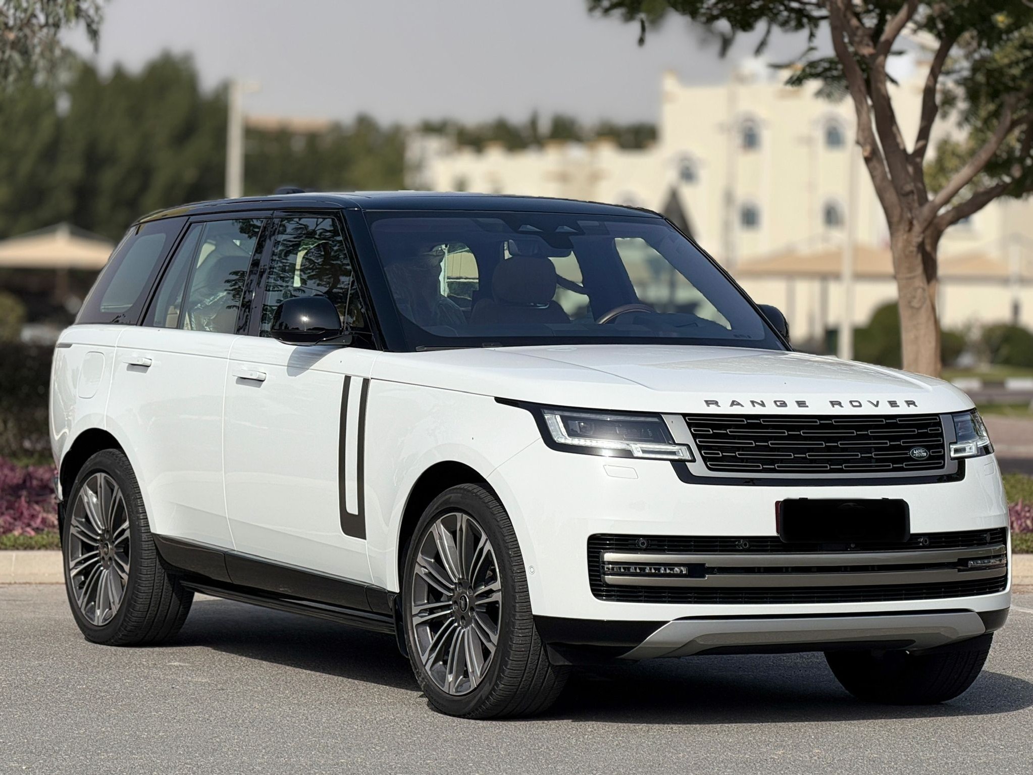 Land Rover Range Rover Vogue HSE 2023 - Image 3