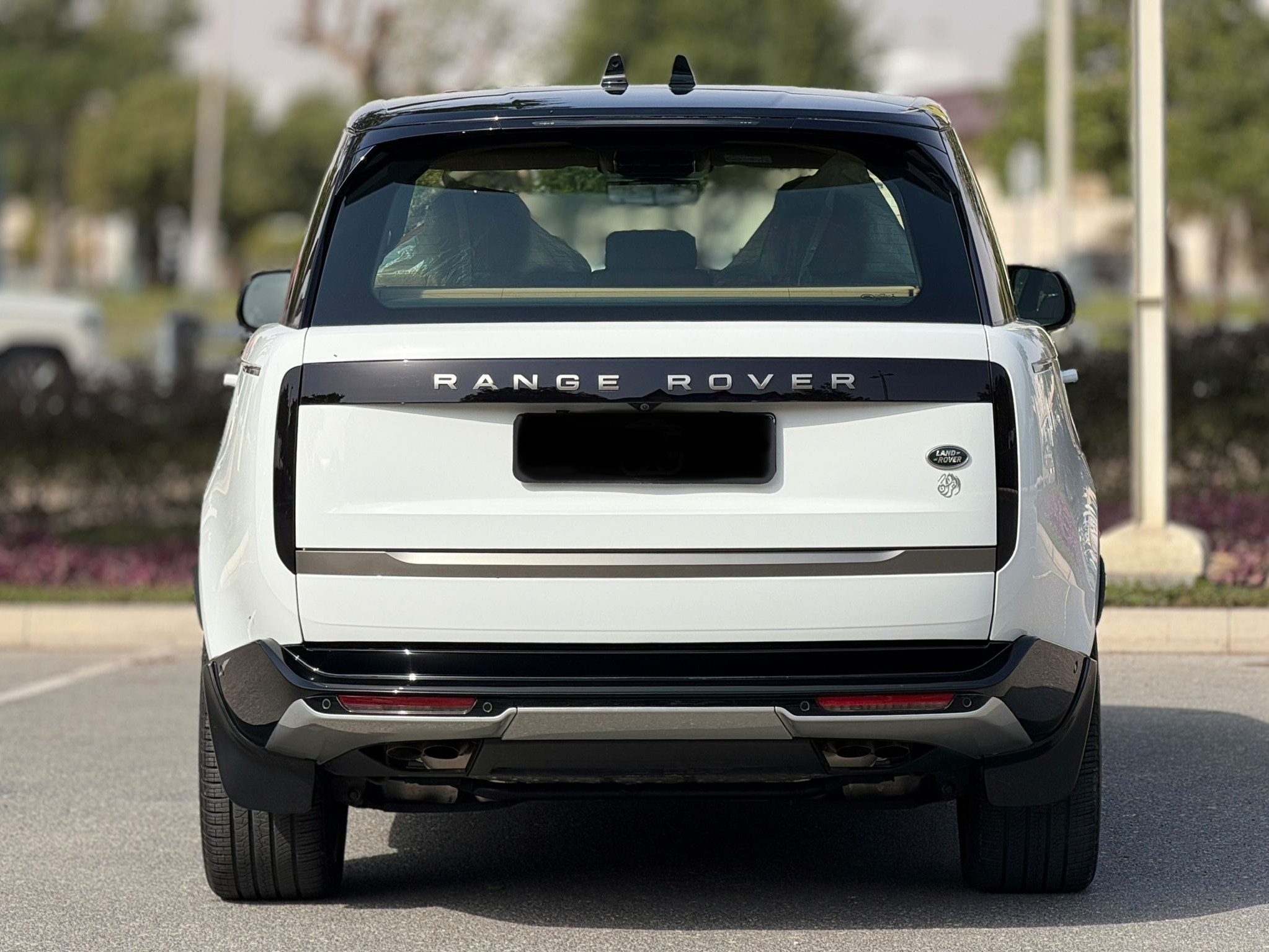 Land Rover Range Rover Vogue HSE 2023 - Image 4