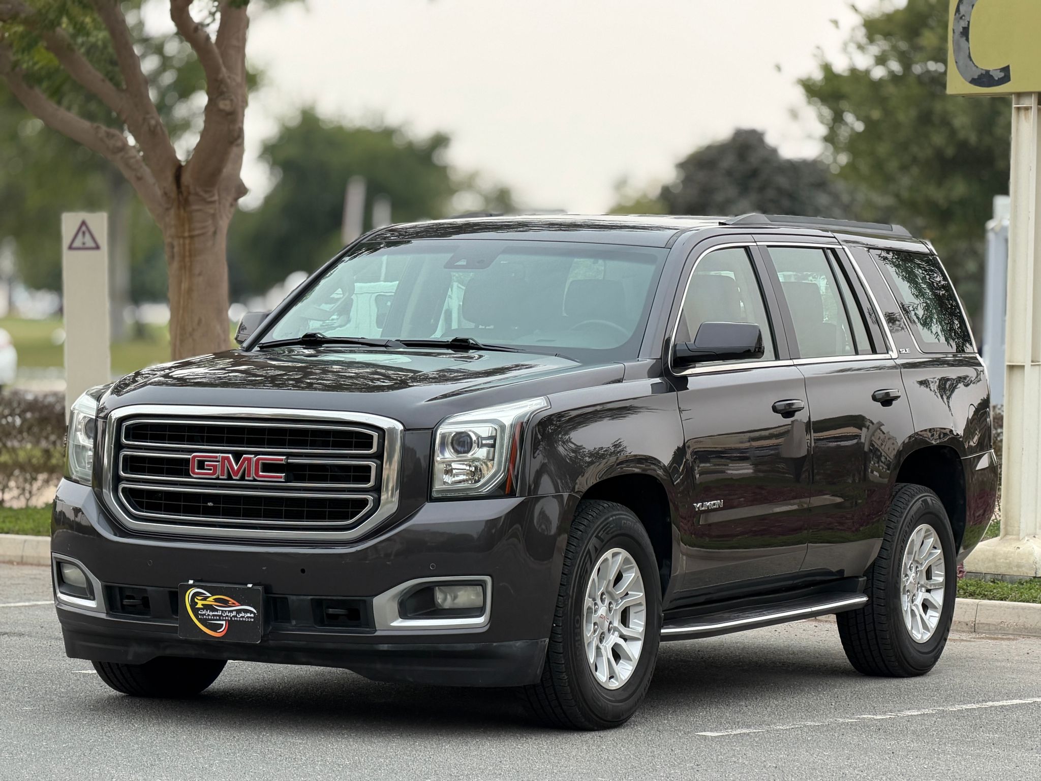 GMC Yukon SLE 2015 - Image 2